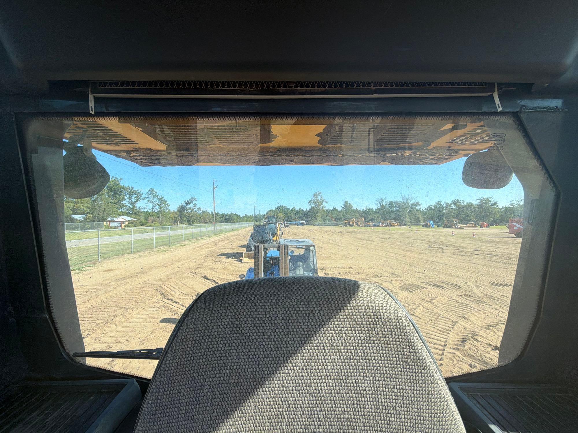 John Deere 650K LGP