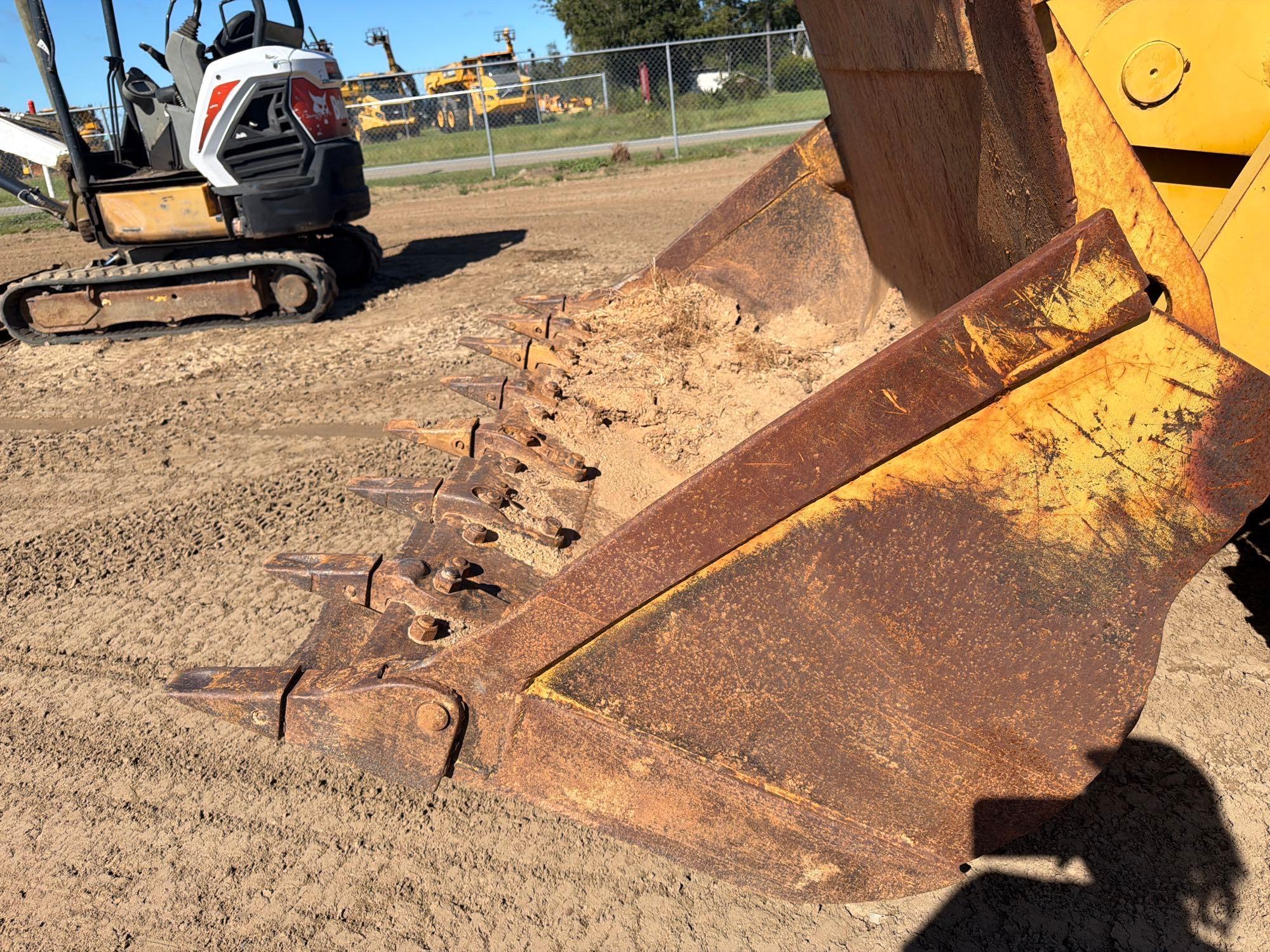 1985 Caterpillar 953