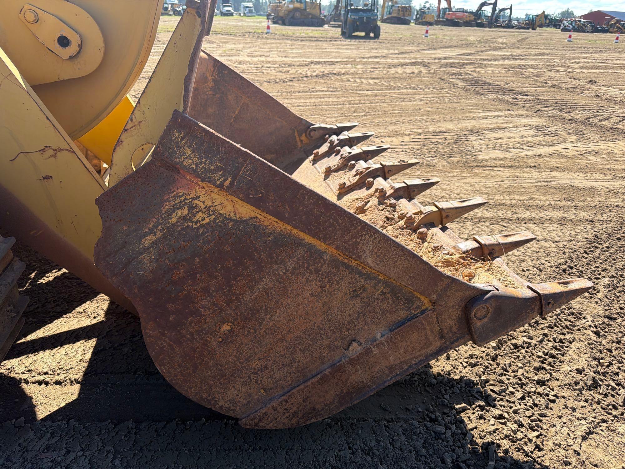 1985 Caterpillar 953