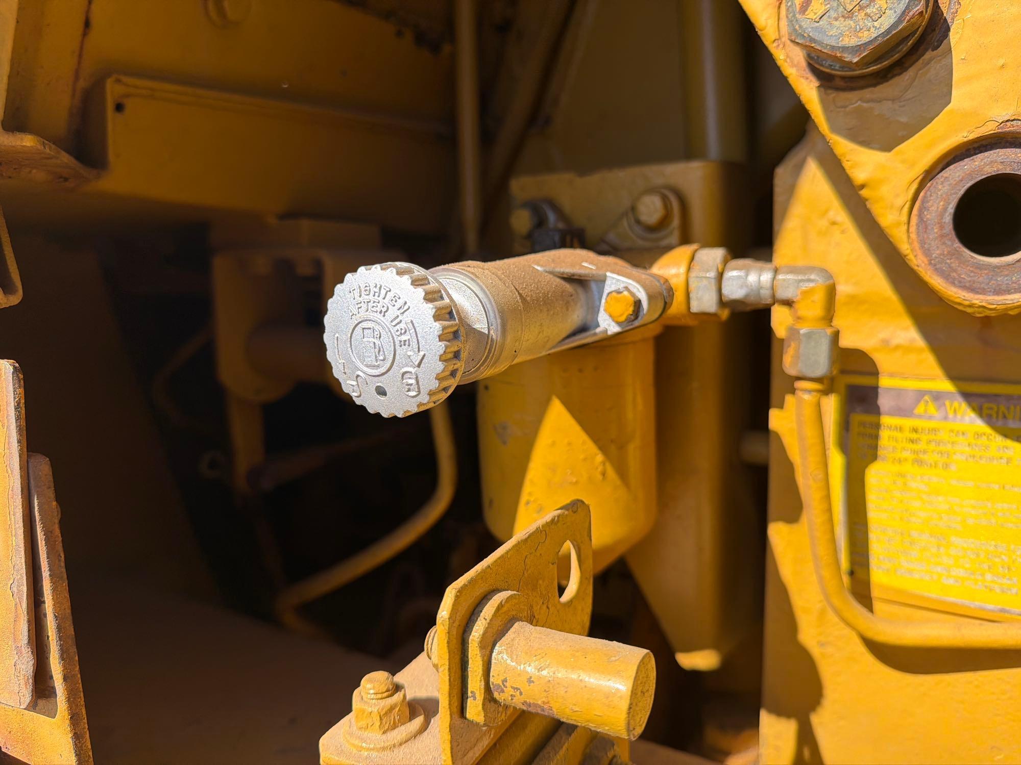1985 Caterpillar 953