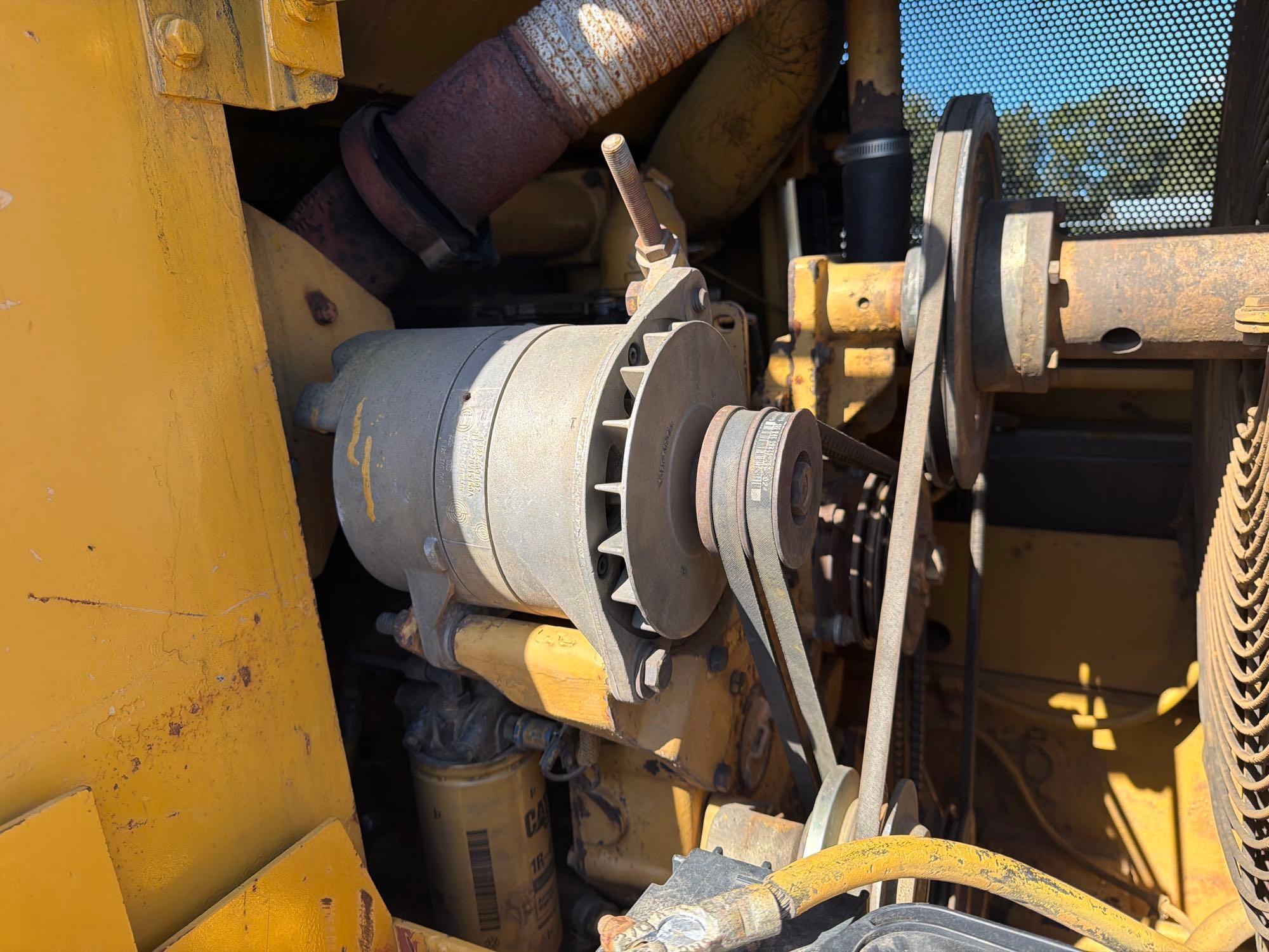 1985 Caterpillar 953