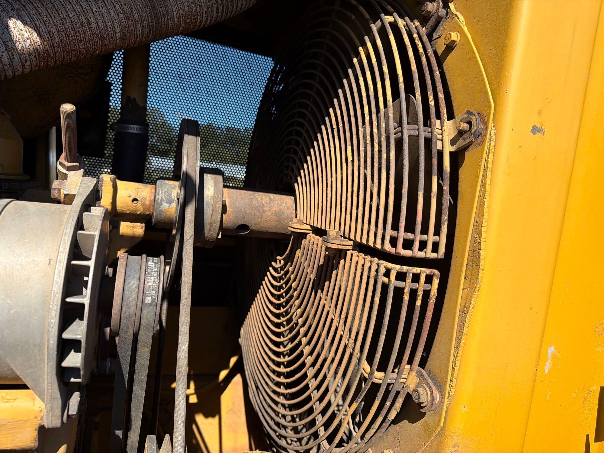 1985 Caterpillar 953