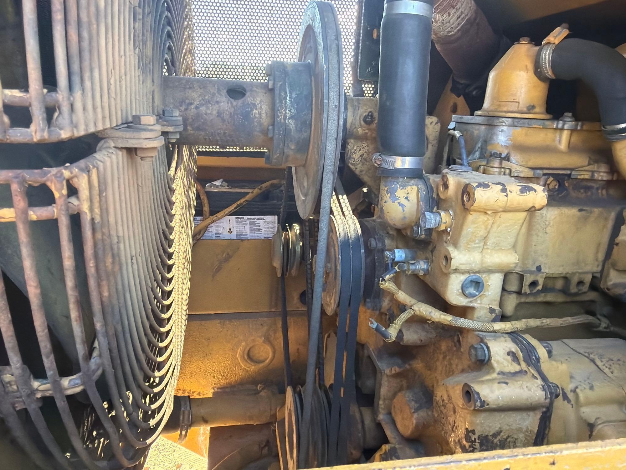 1985 Caterpillar 953