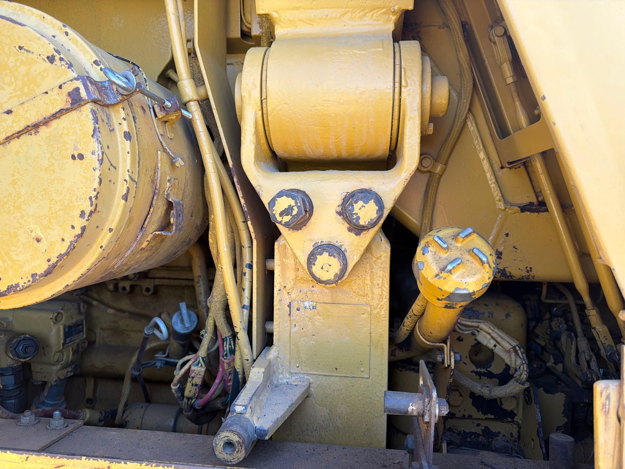 1985 Caterpillar 953