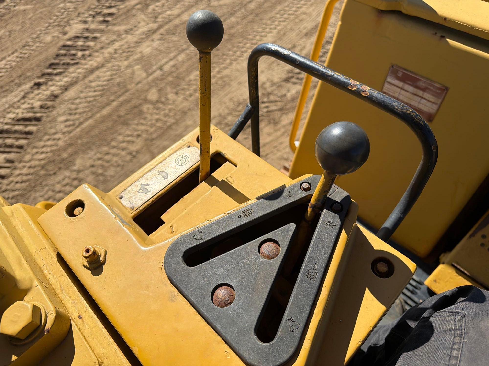 1985 Caterpillar 953