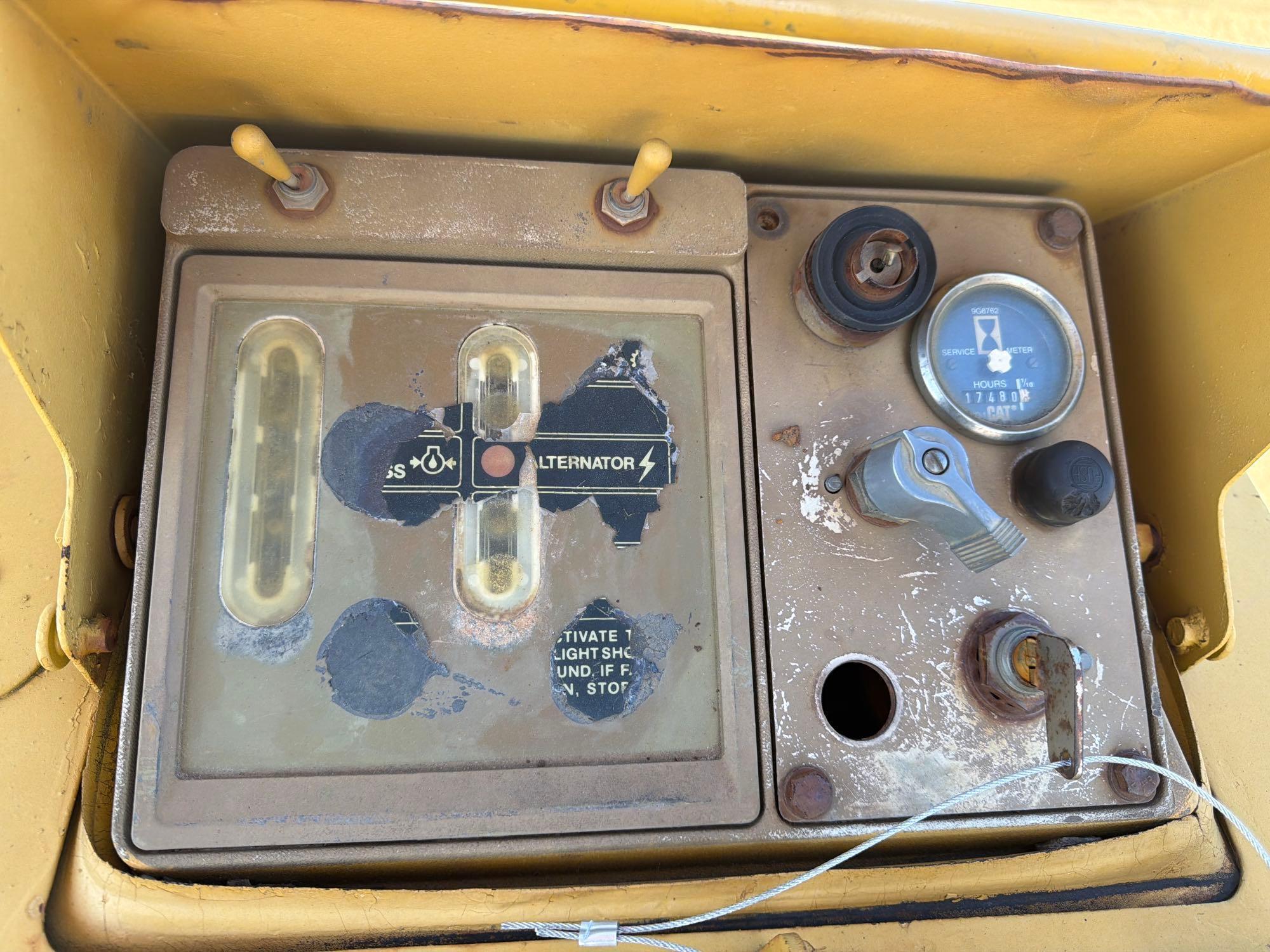 1985 Caterpillar 953