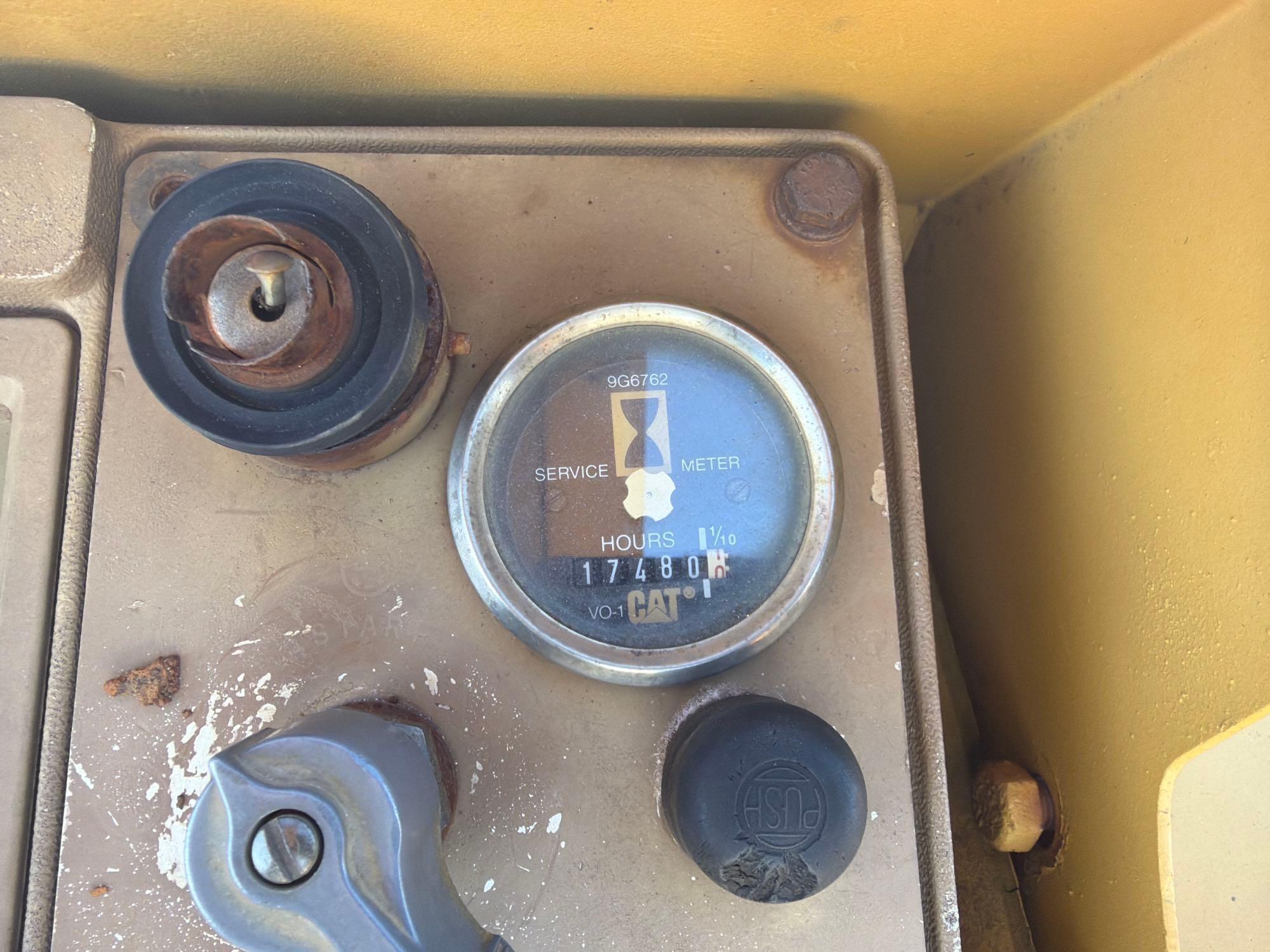1985 Caterpillar 953