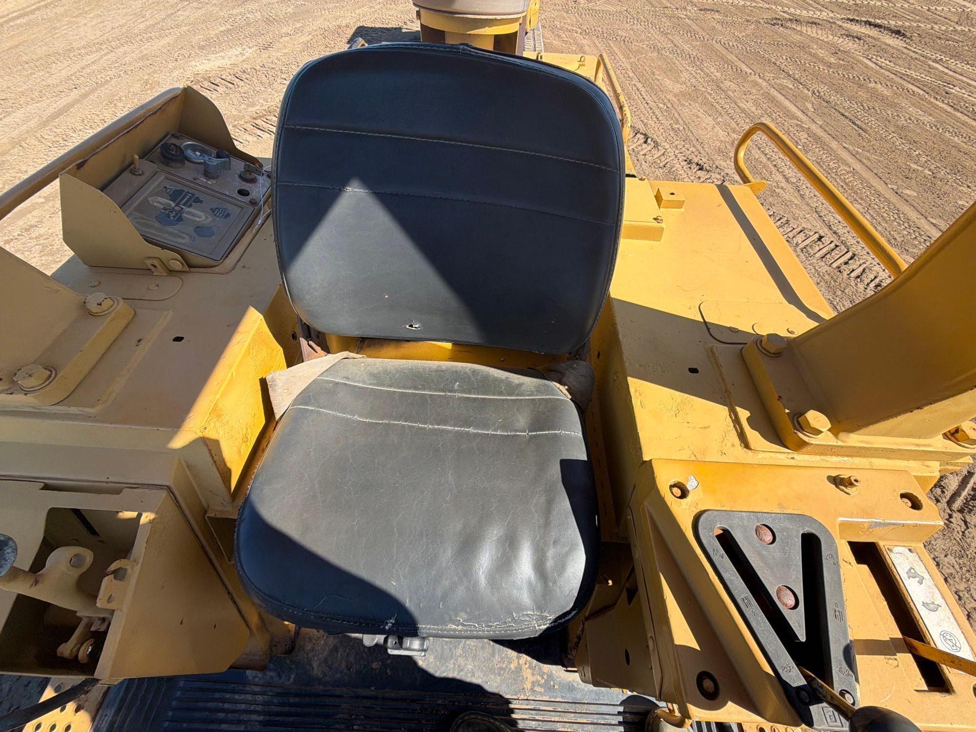 1985 Caterpillar 953