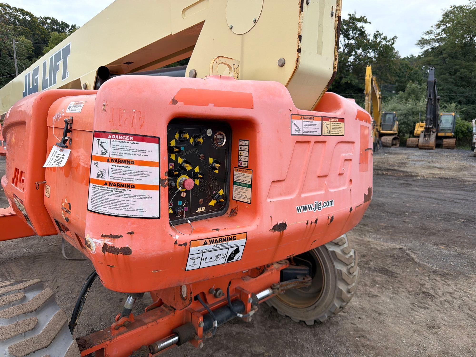 JLG M600JP