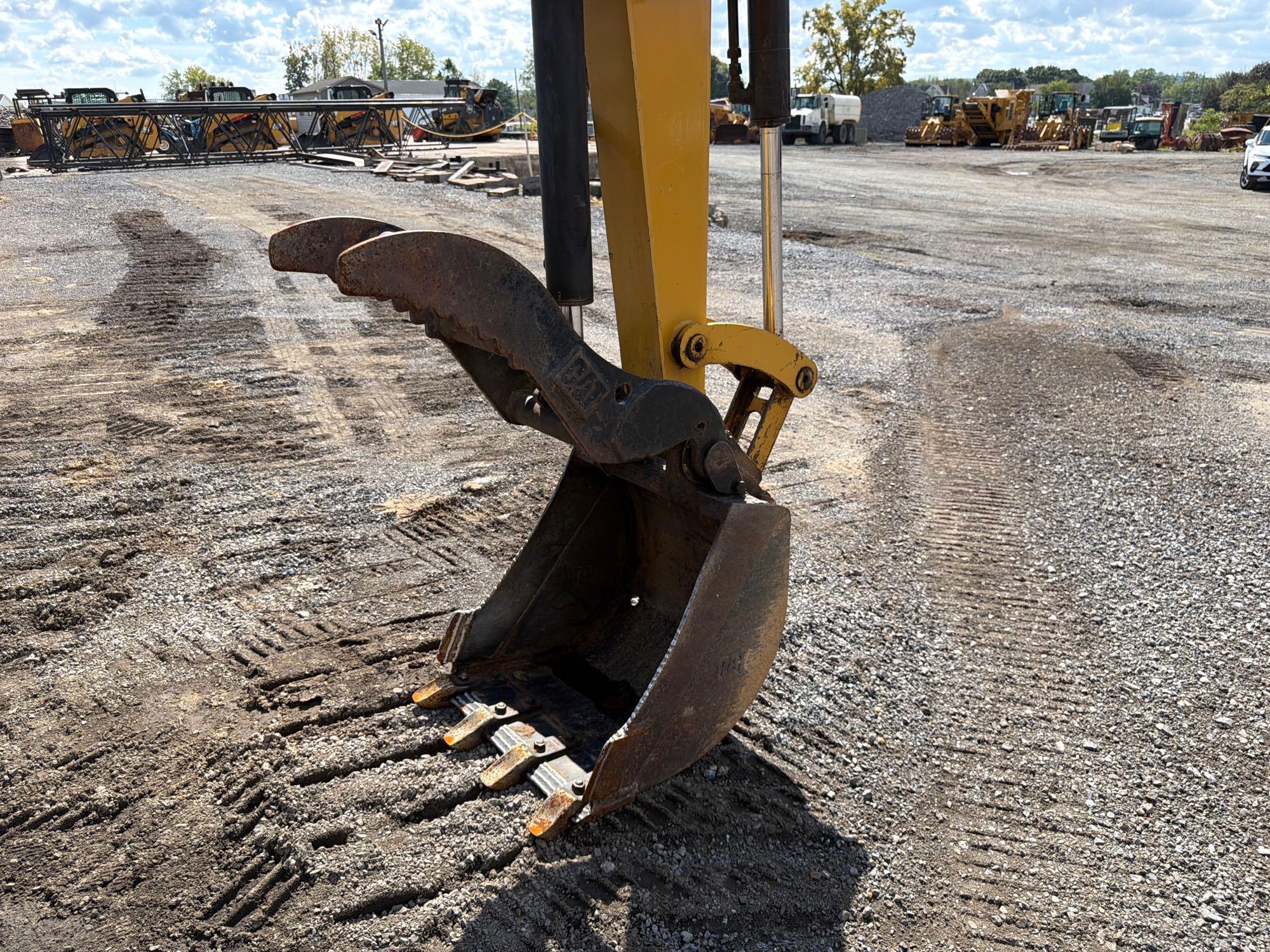 2005 Caterpillar 304