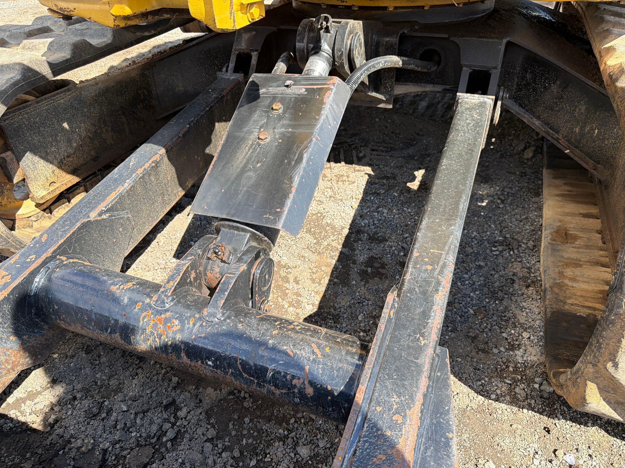 2005 Caterpillar 304
