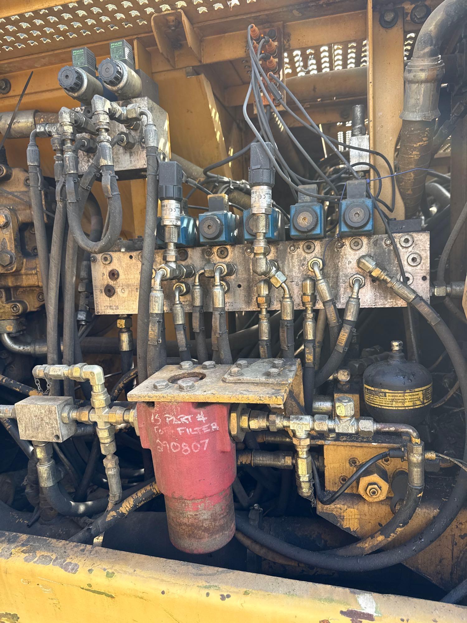 Caterpillar 325