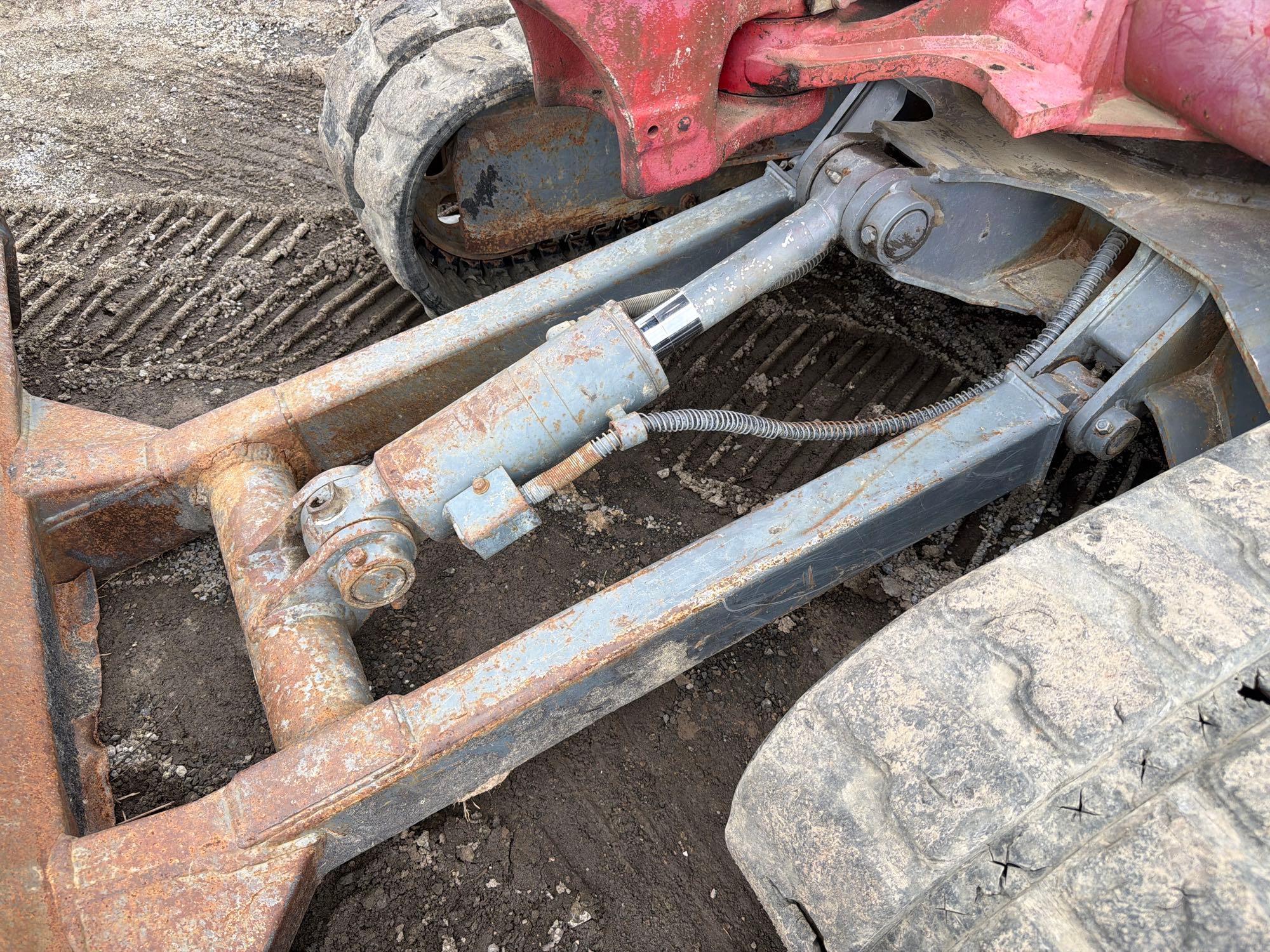 Takeuchi TB-135