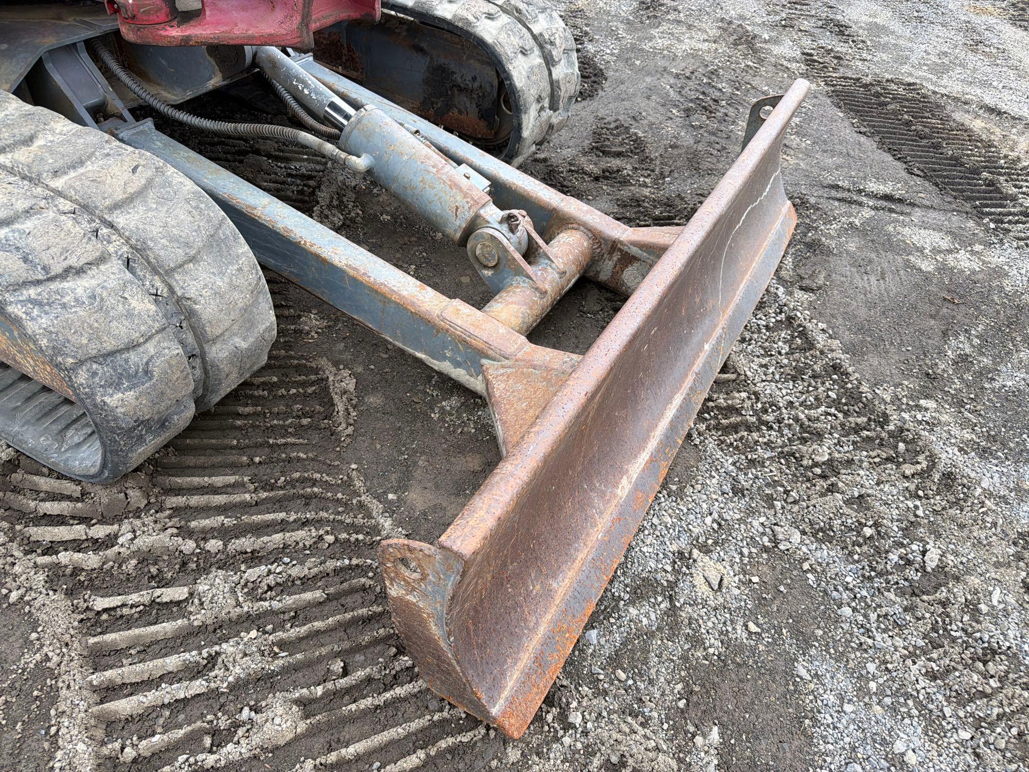 Takeuchi TB-135