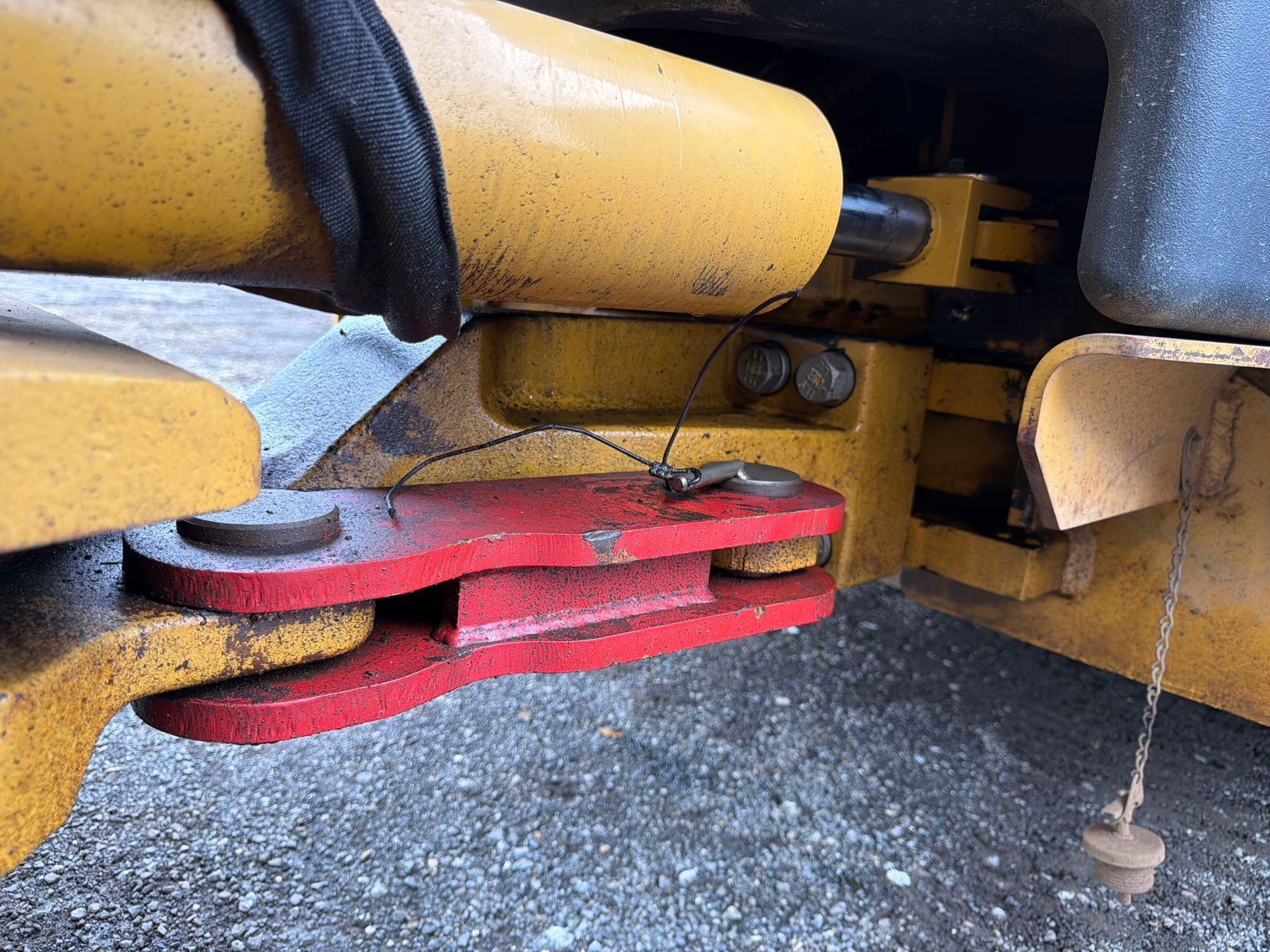 Caterpillar CB44B
