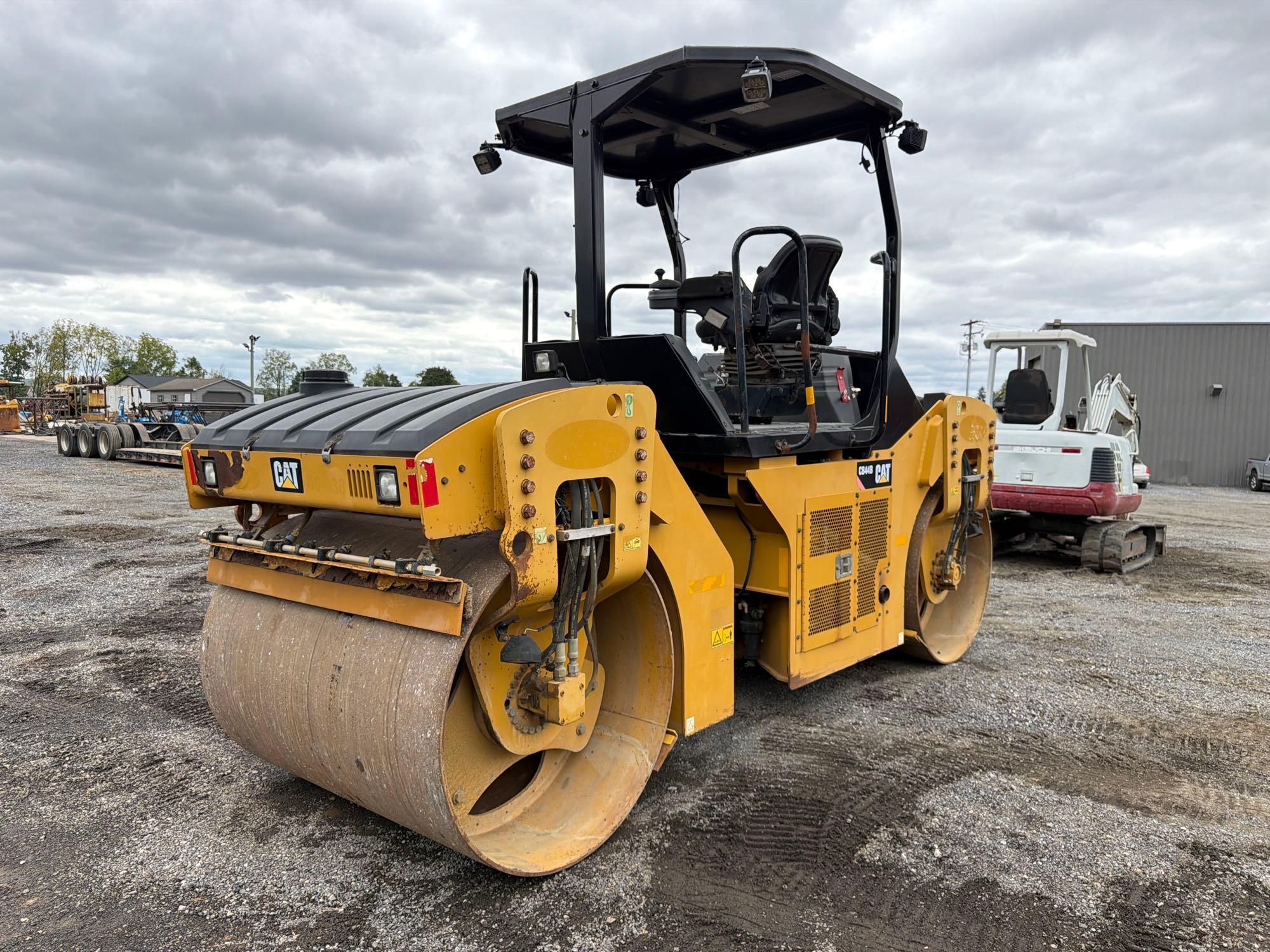Caterpillar CB44B