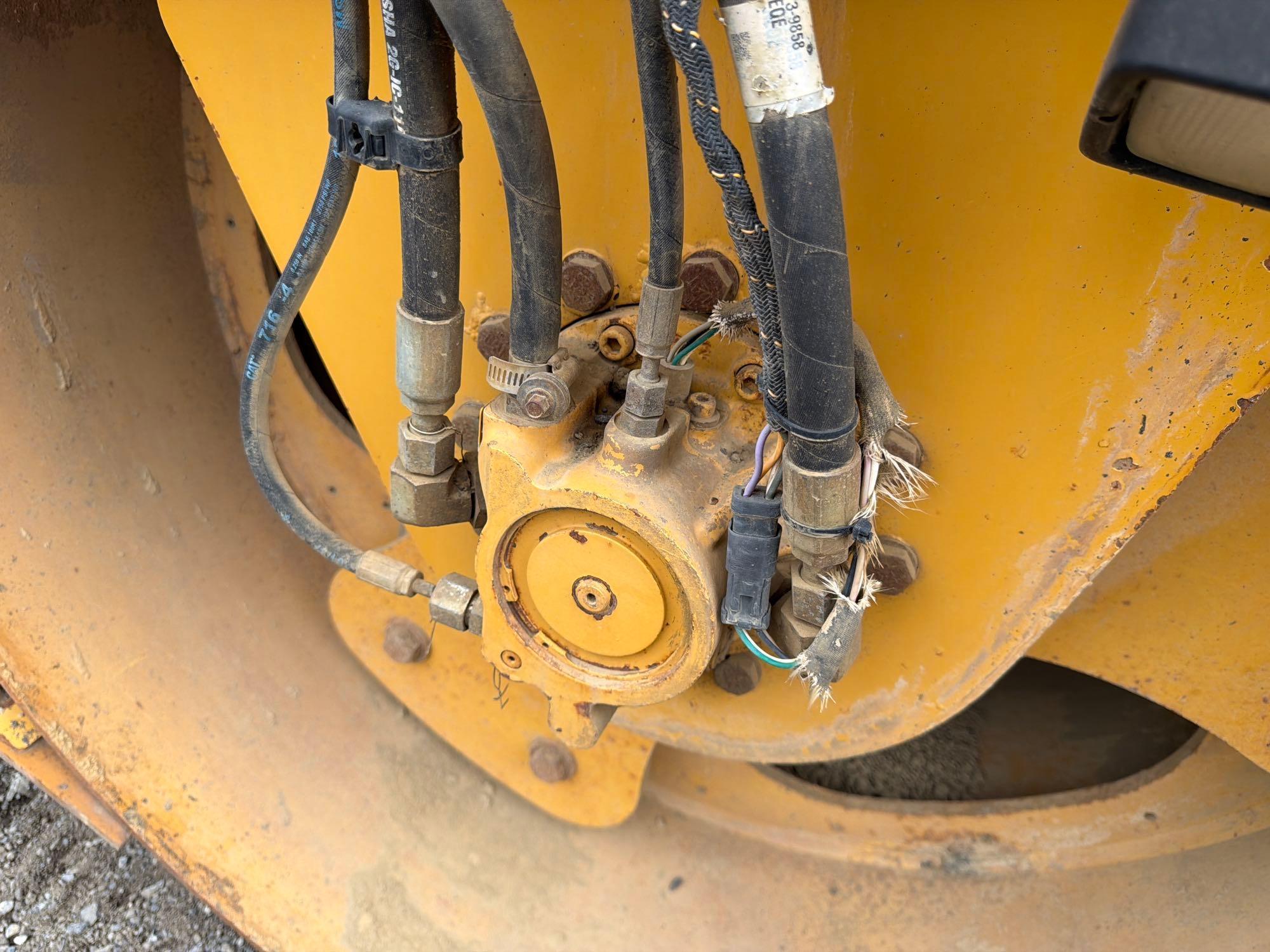 Caterpillar CB44B