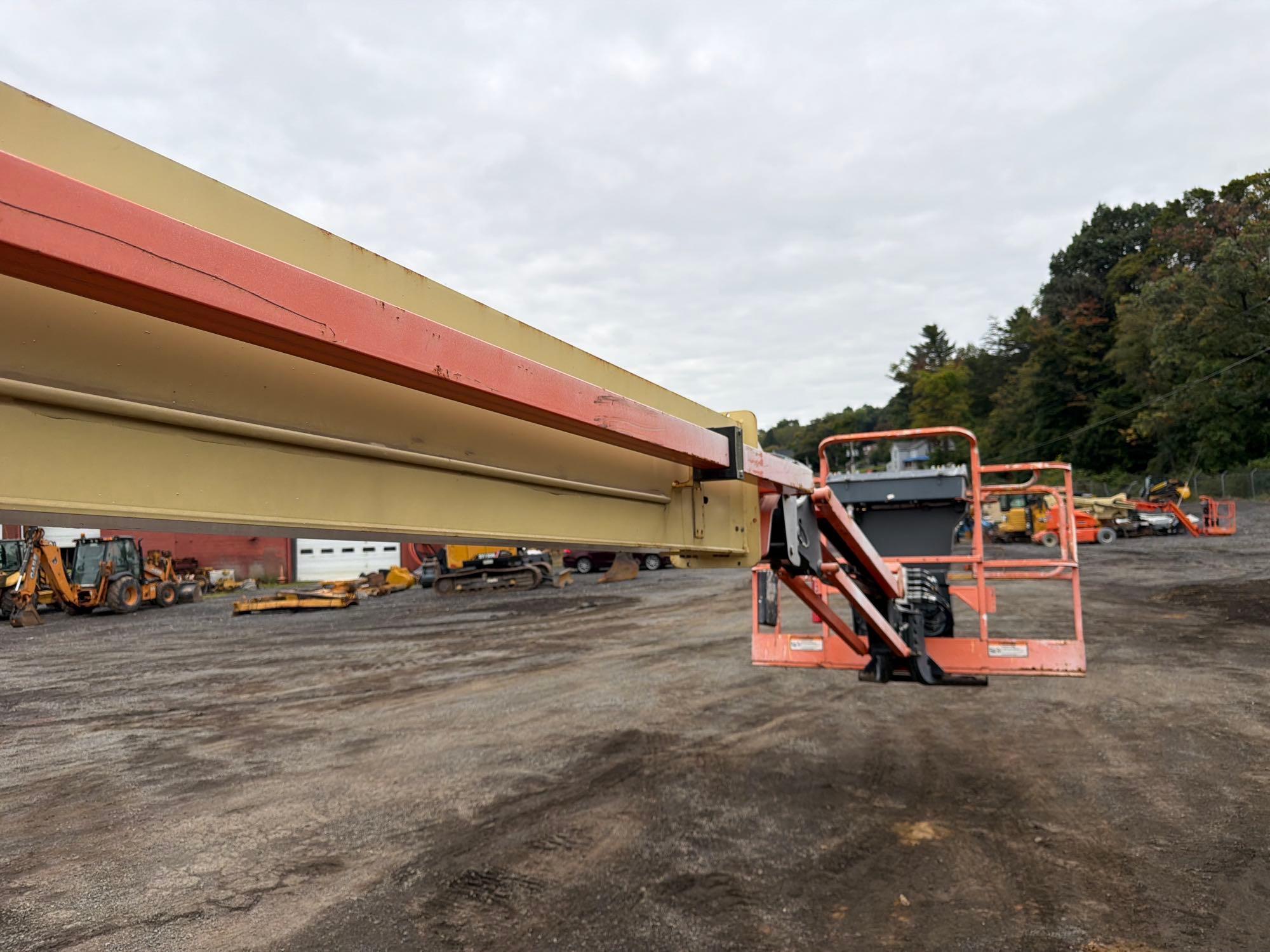 JLG M600JP