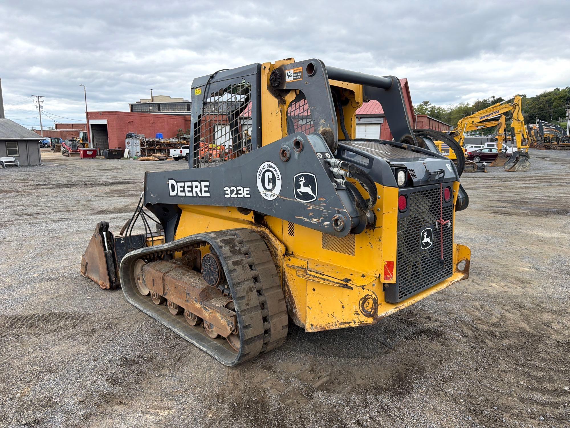 2017 John Deere 323