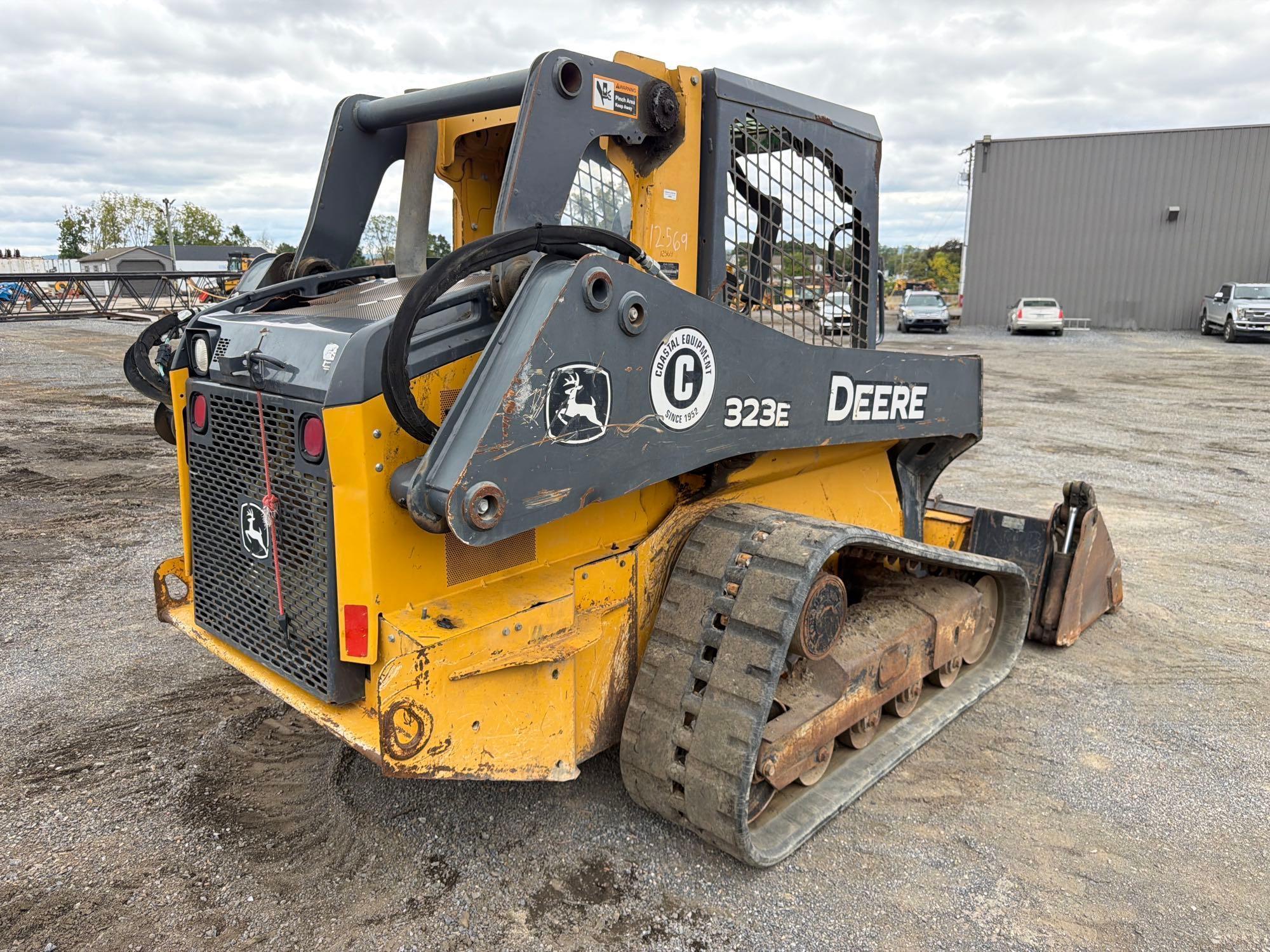 2017 John Deere 323