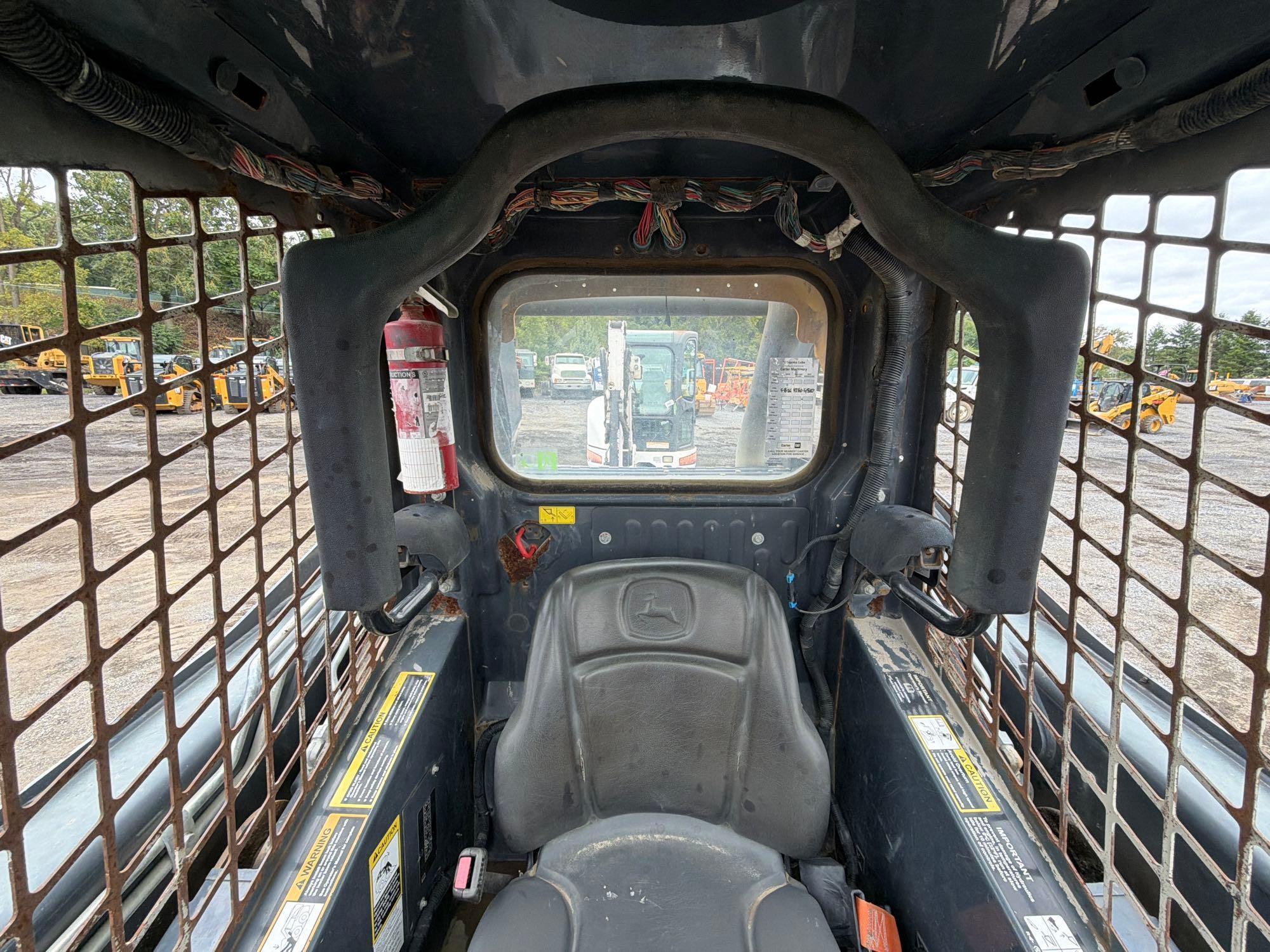 2017 John Deere 323