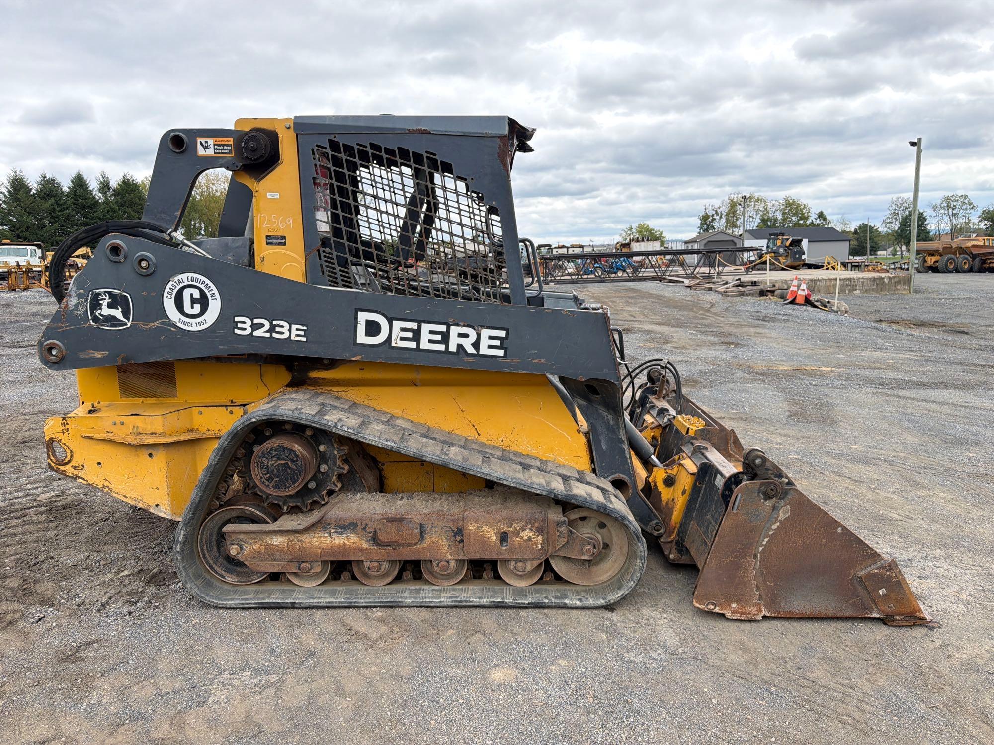 2017 John Deere 323