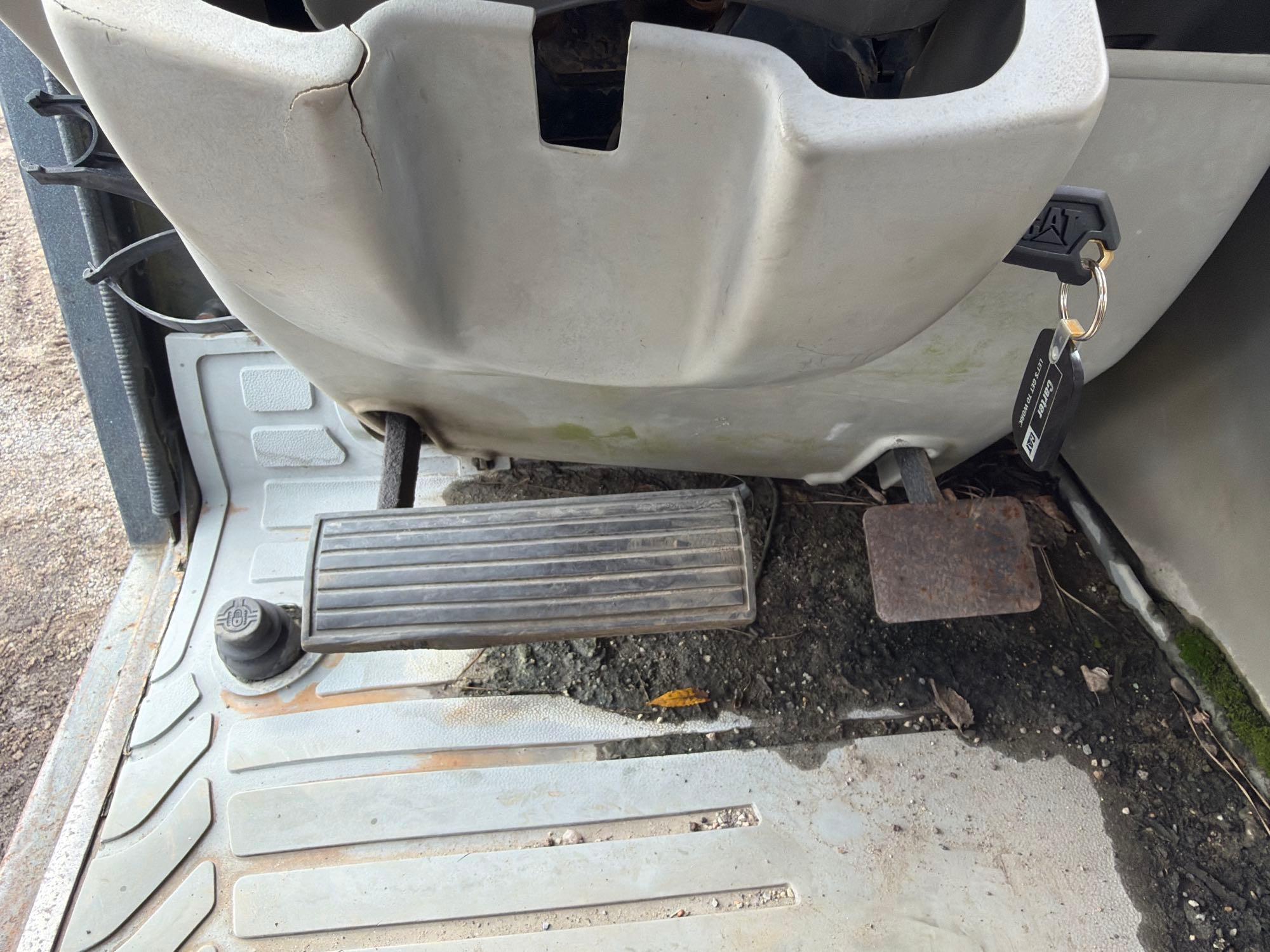 2004 Caterpillar TH360B