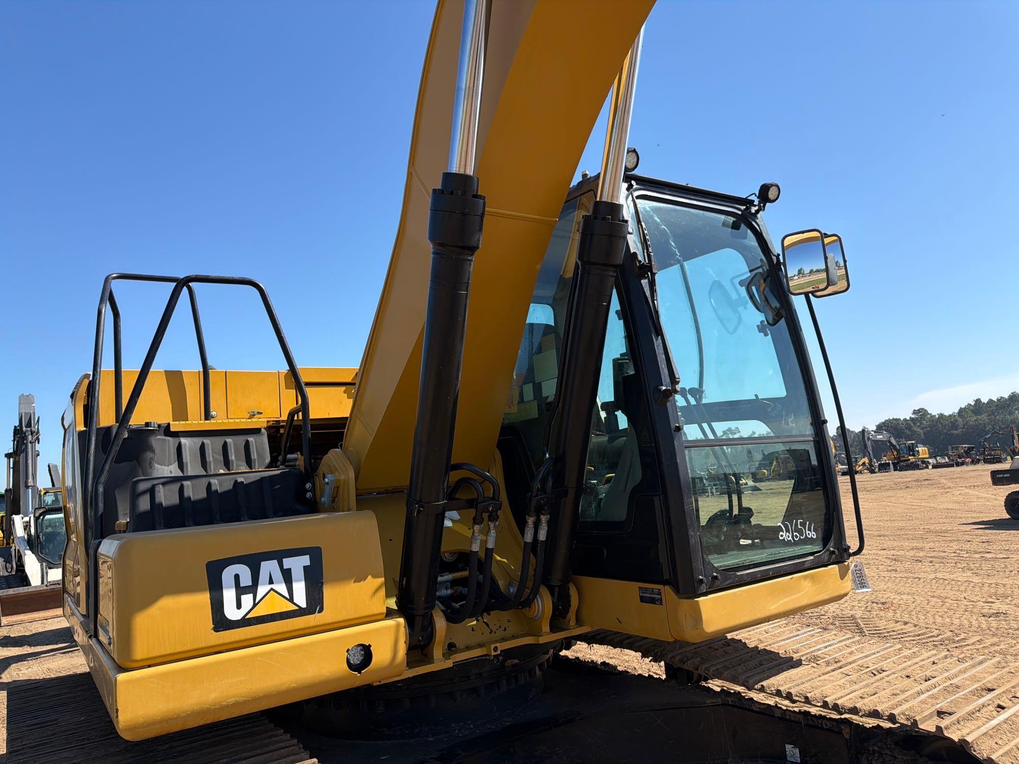 Caterpillar 320