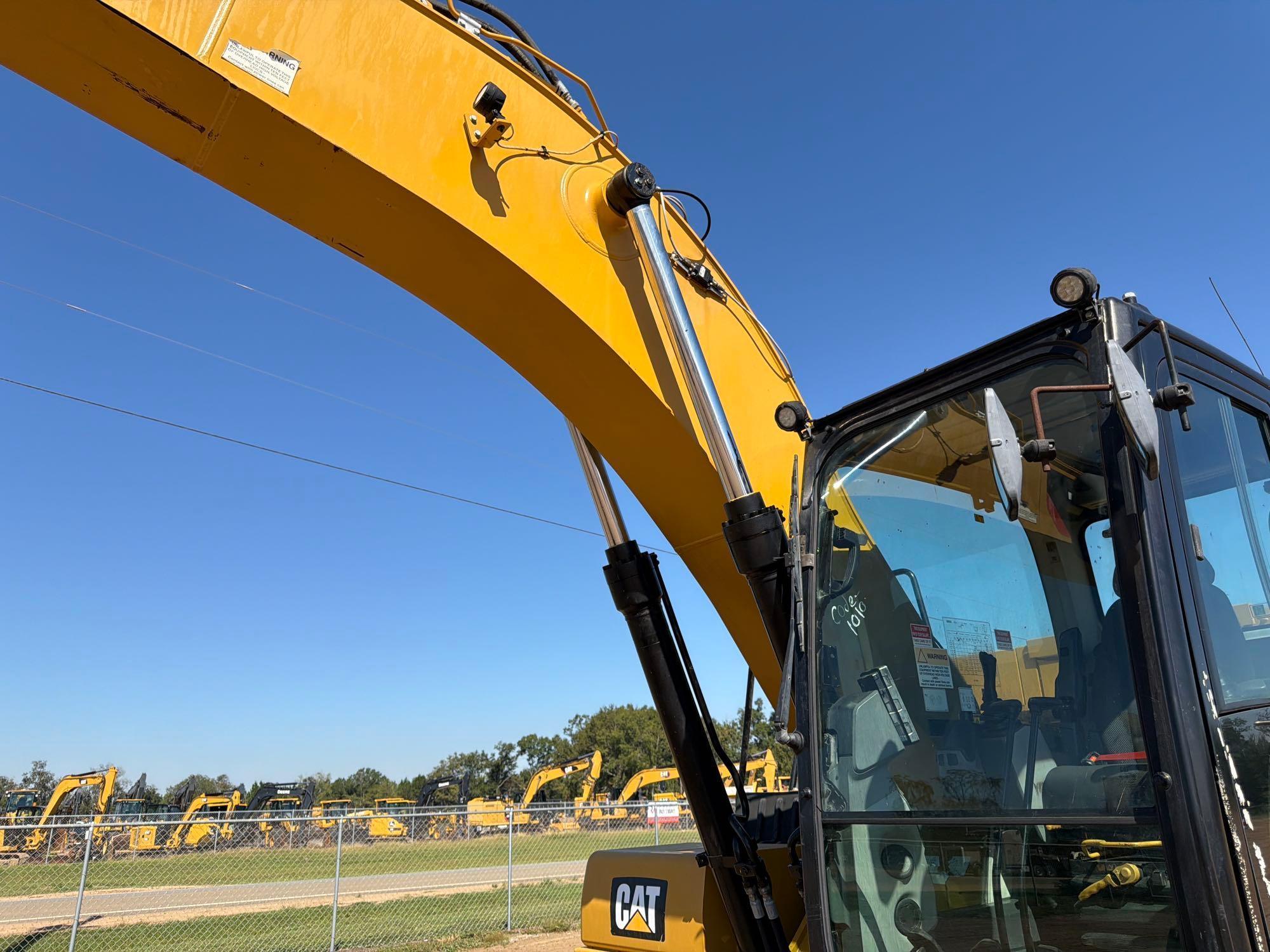 Caterpillar 320
