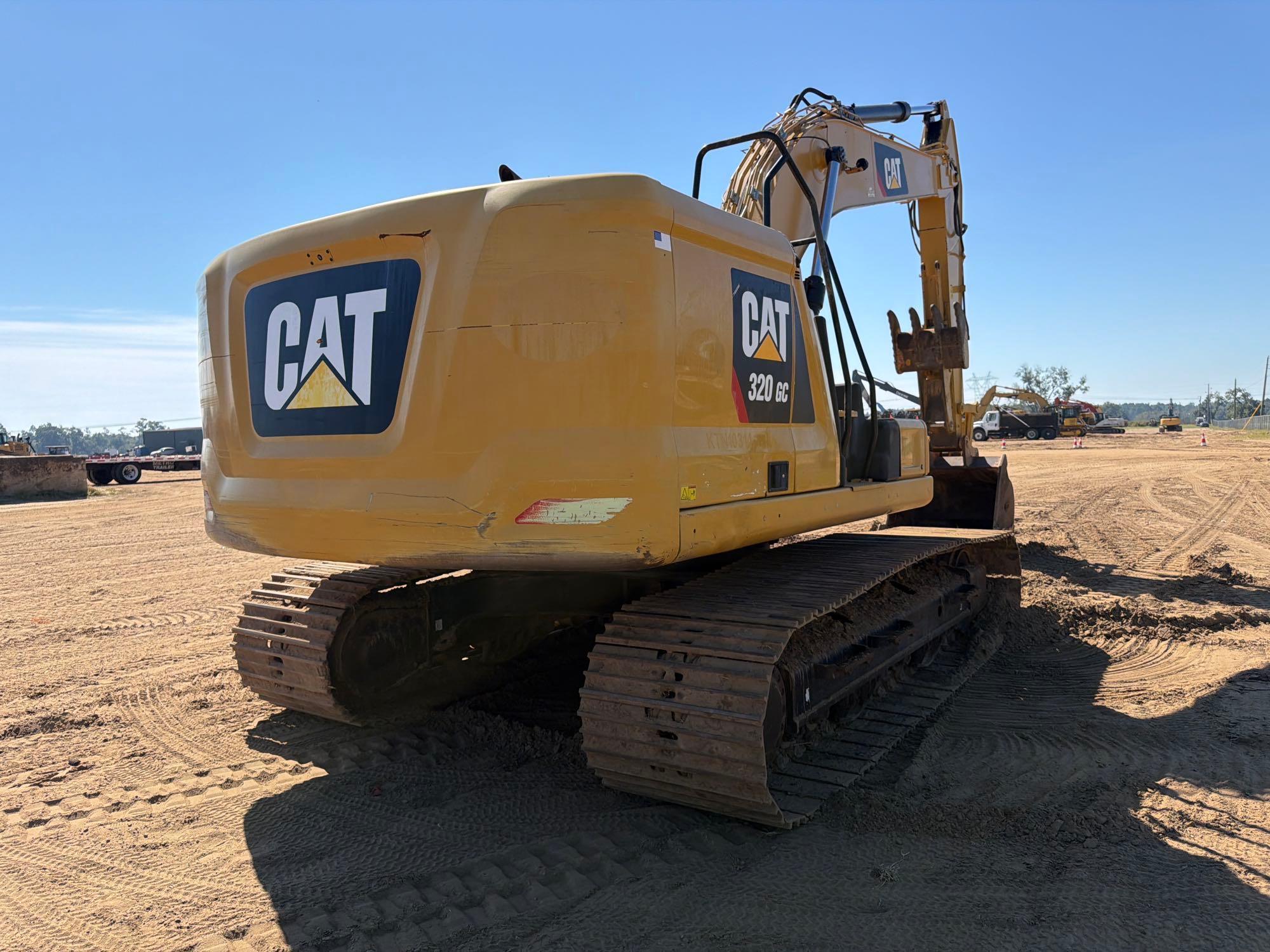 Caterpillar 320