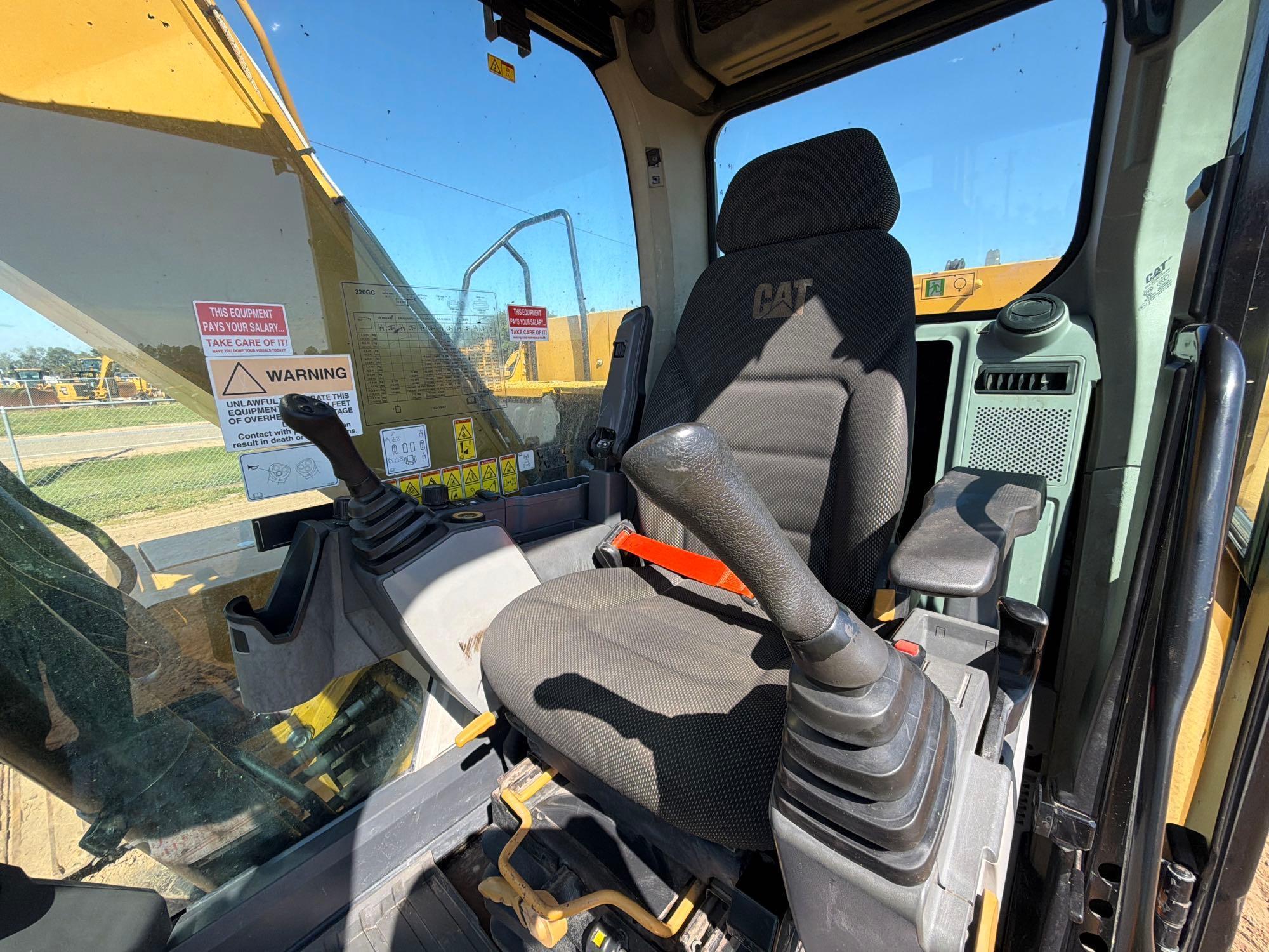 Caterpillar 320