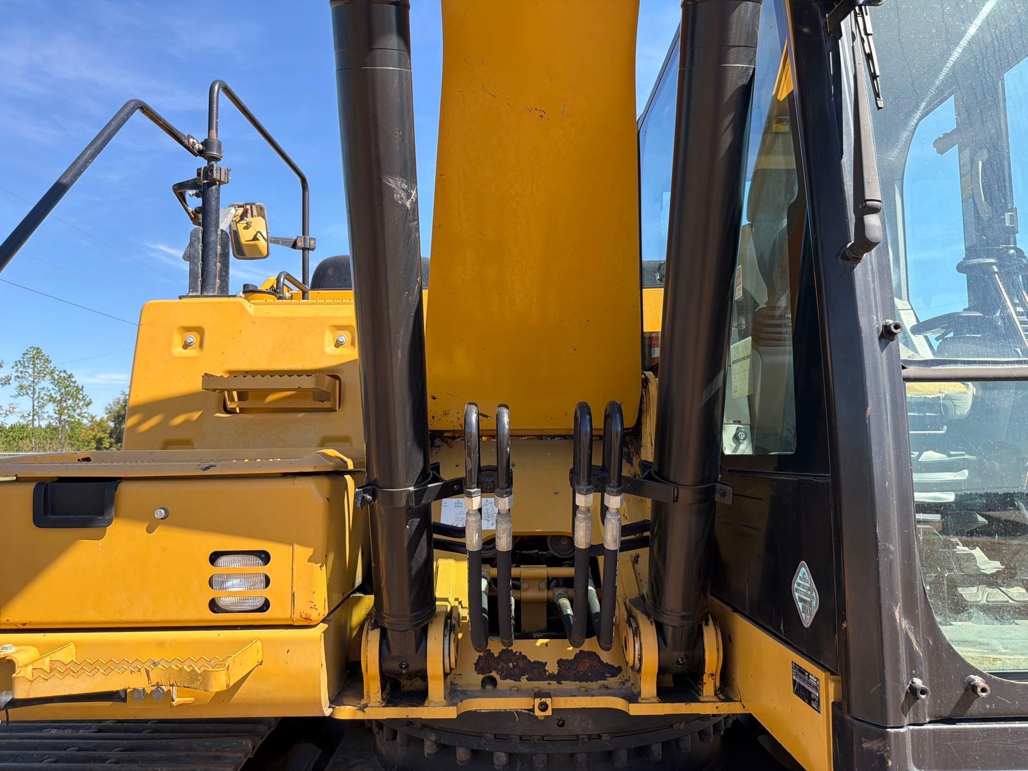 Caterpillar 320