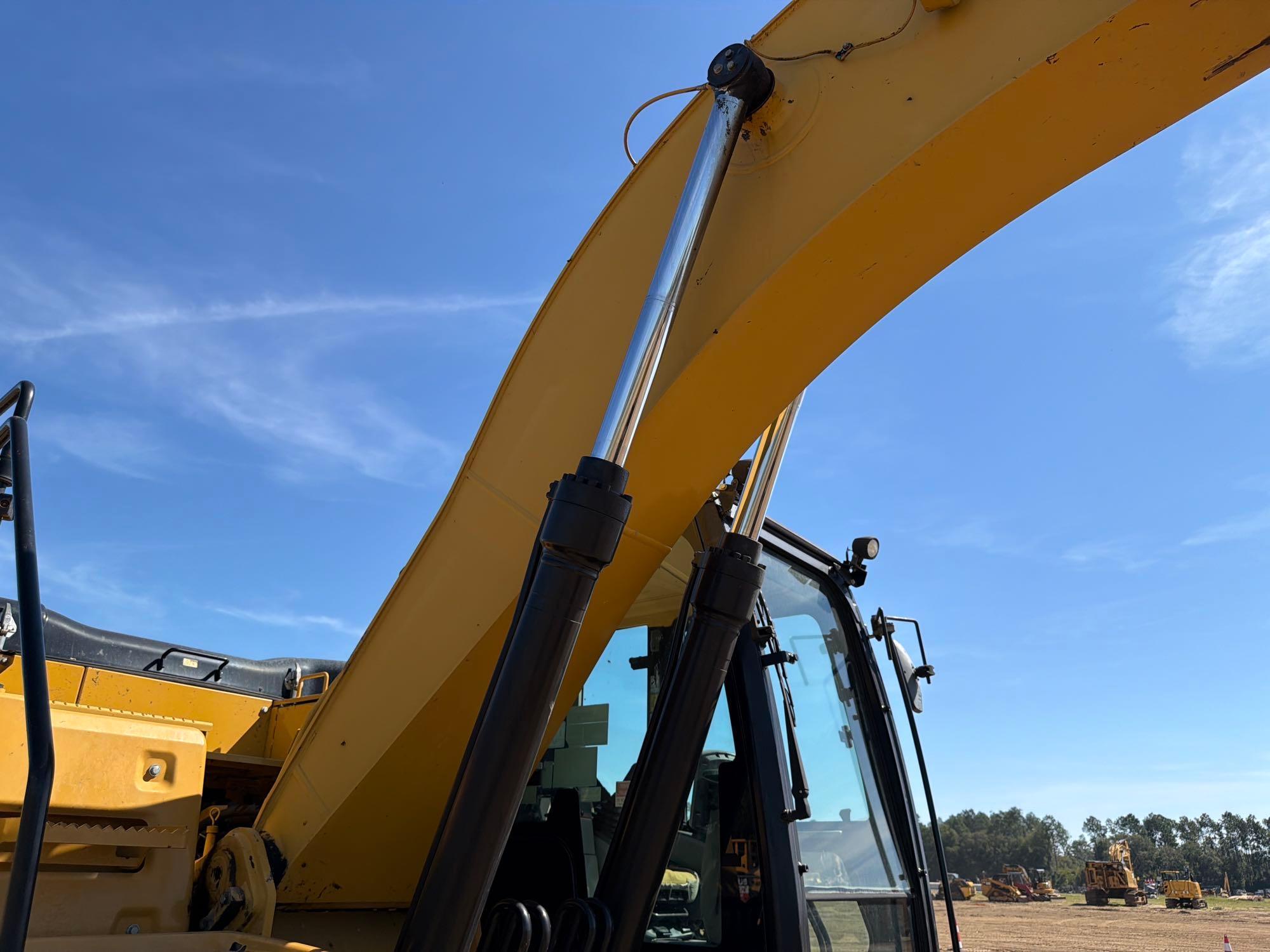 Caterpillar 320