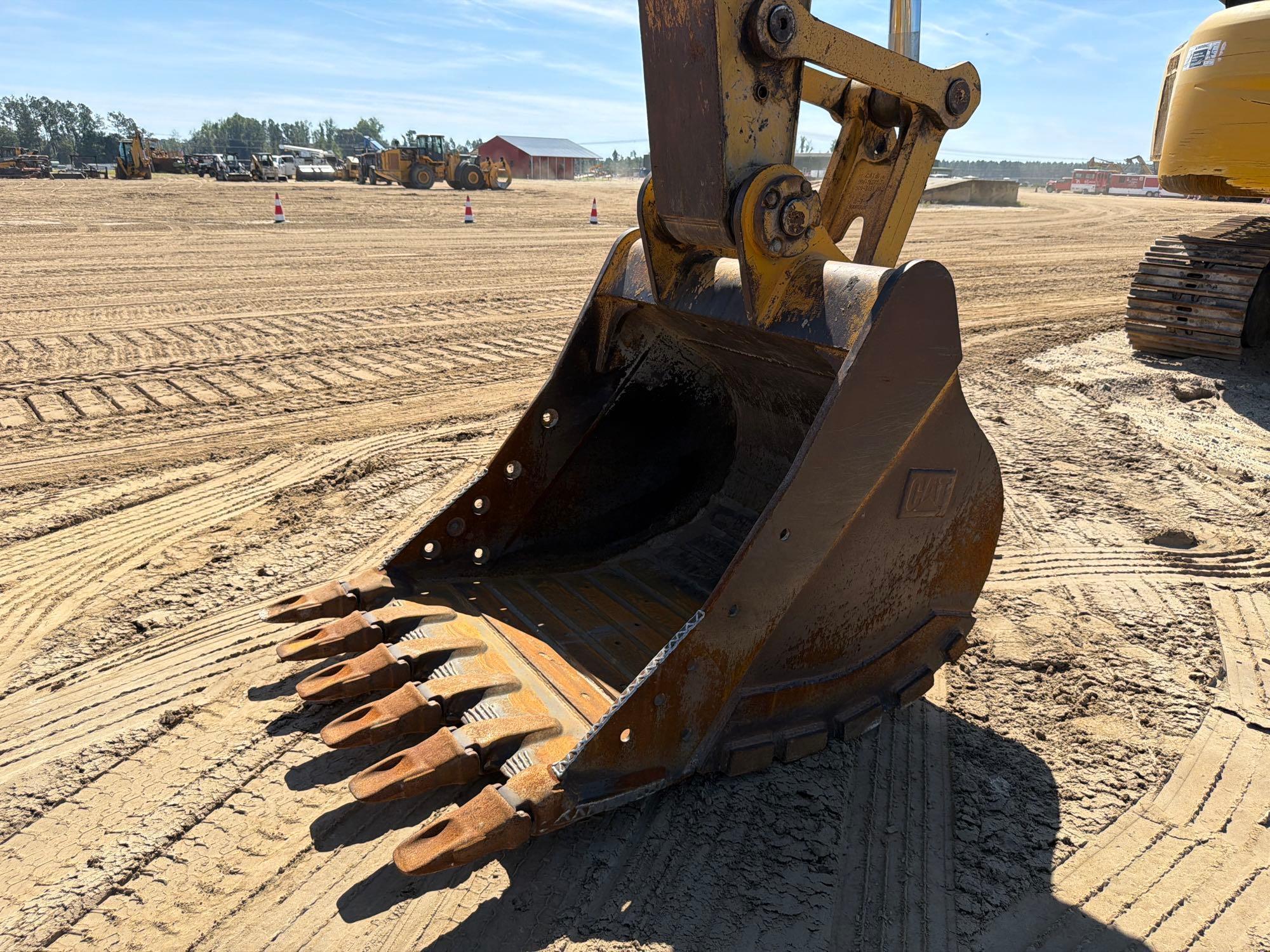 Caterpillar 320