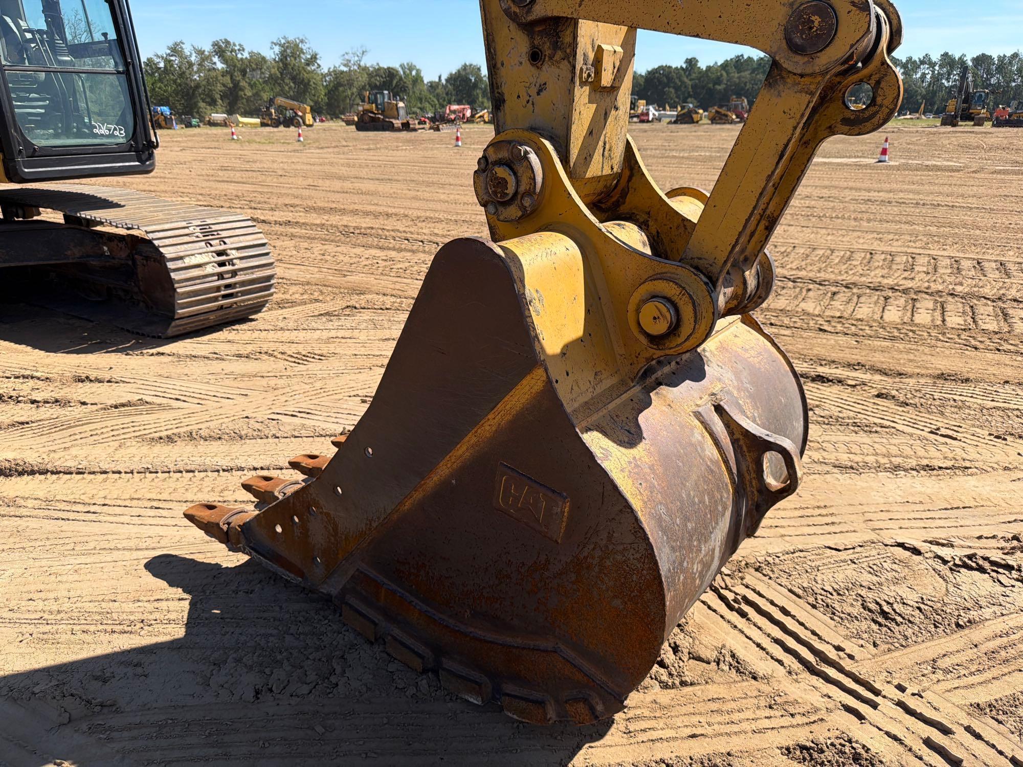 Caterpillar 320