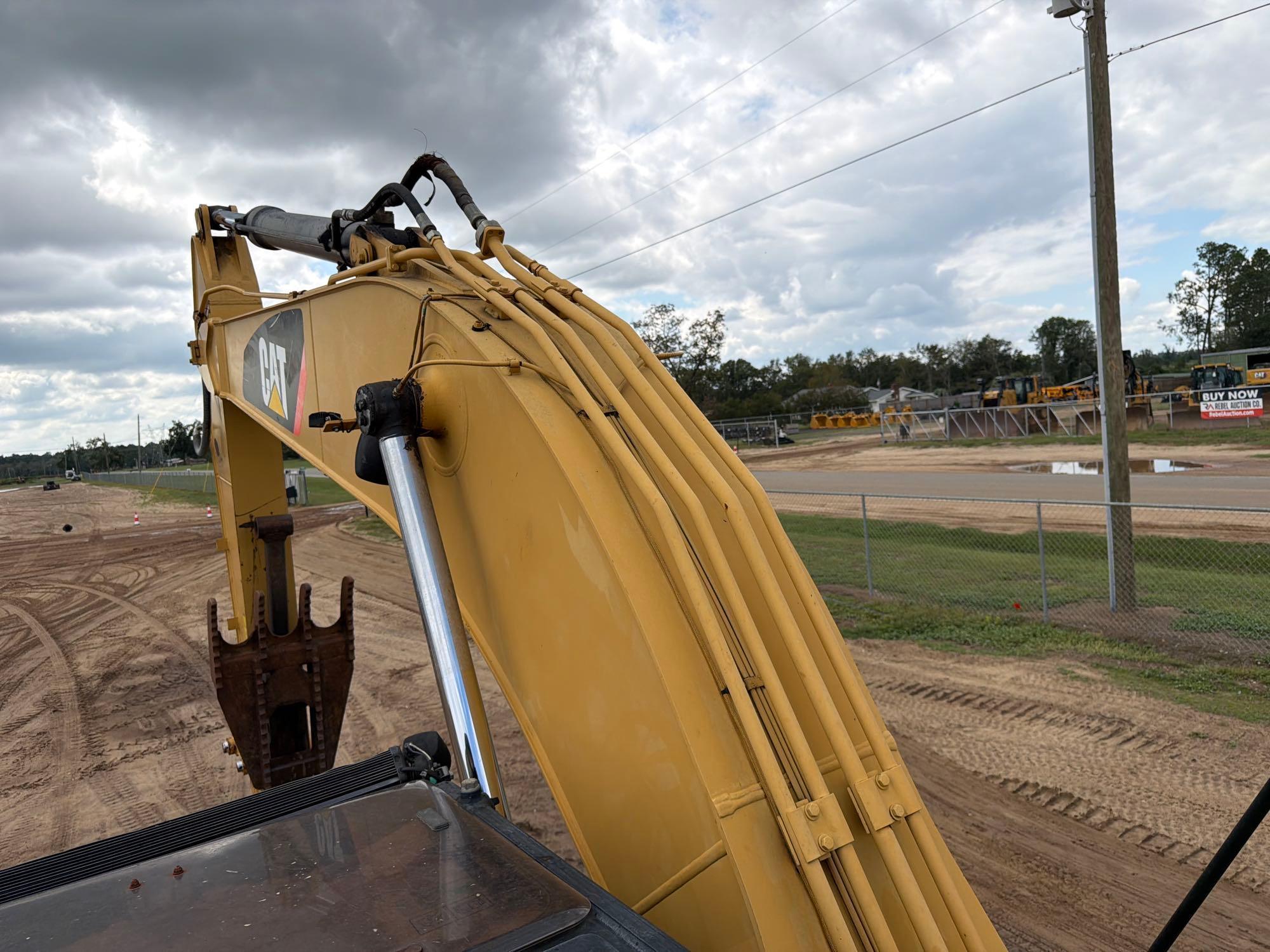 Caterpillar 320