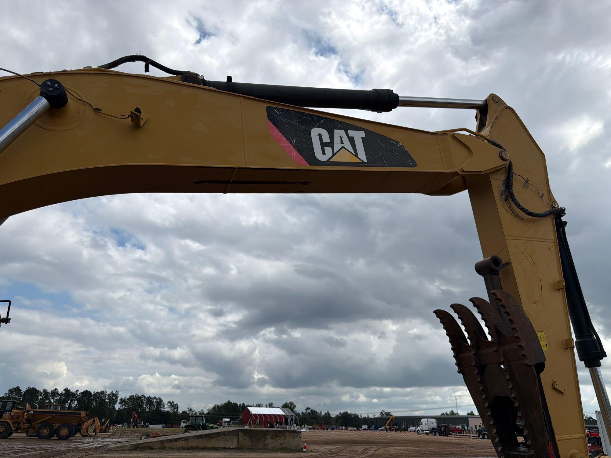 Caterpillar 320