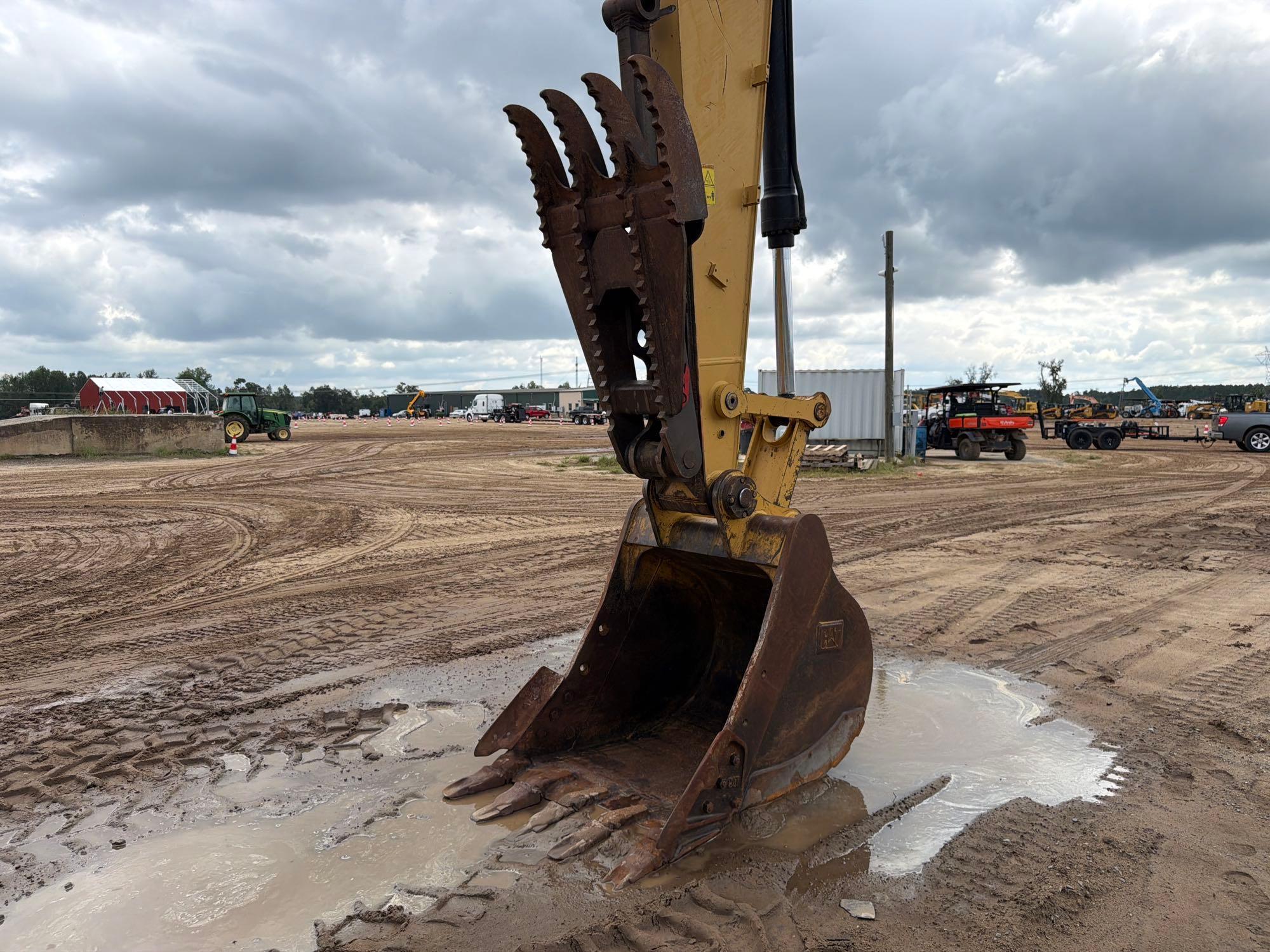 Caterpillar 320