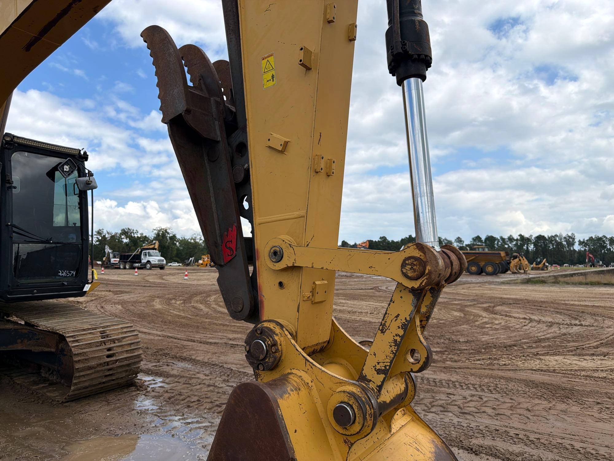 Caterpillar 320