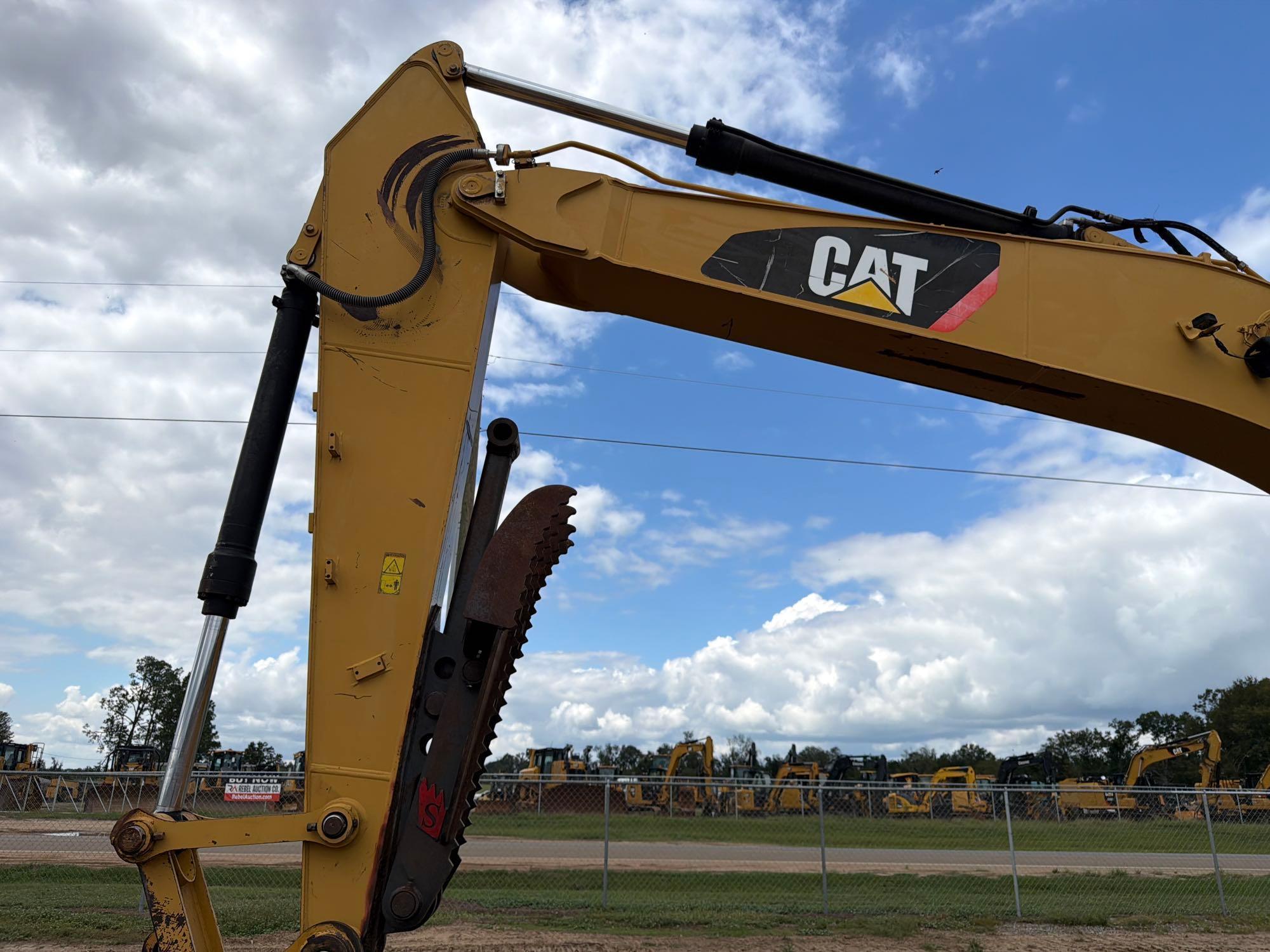 Caterpillar 320