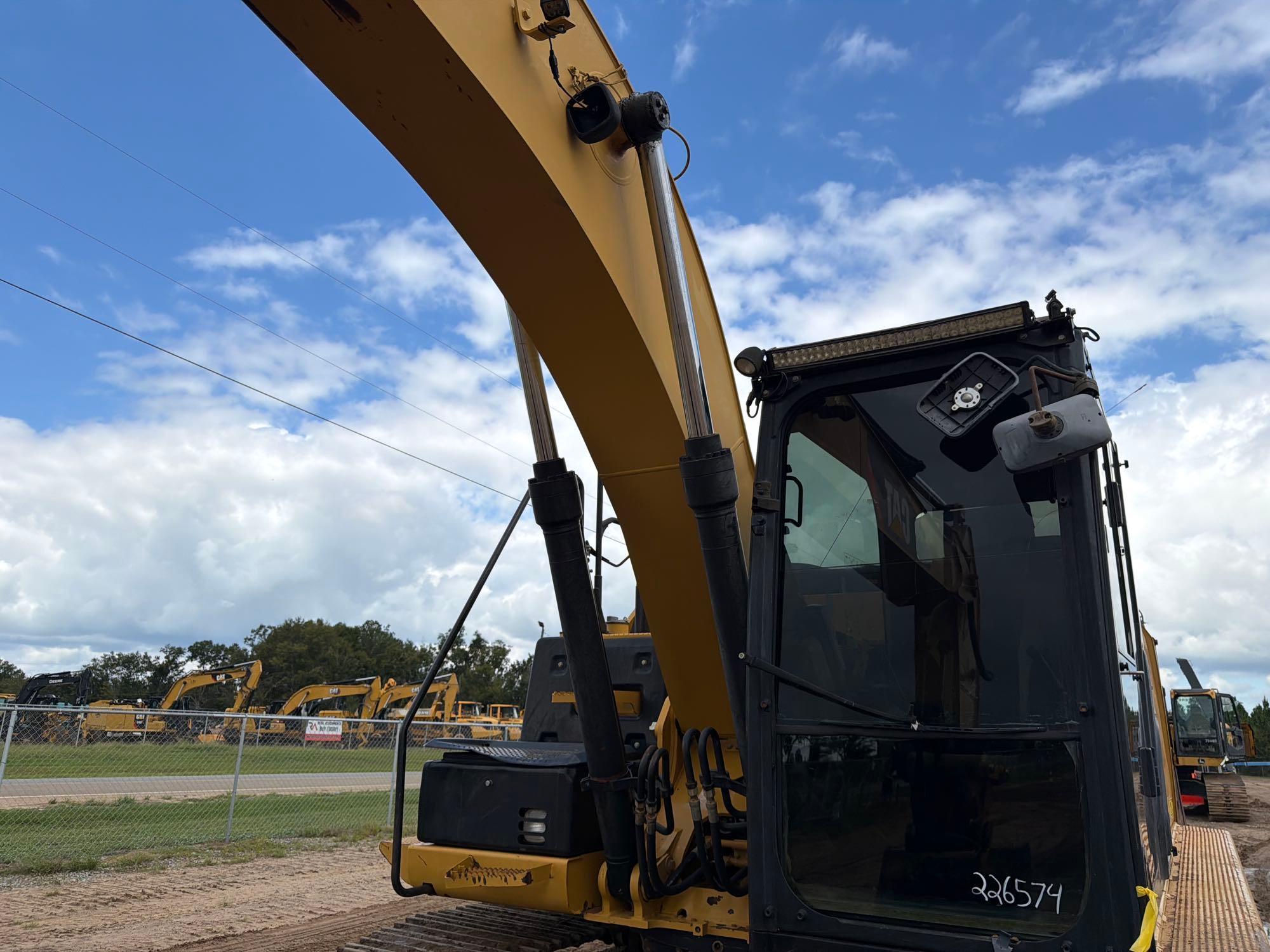Caterpillar 320