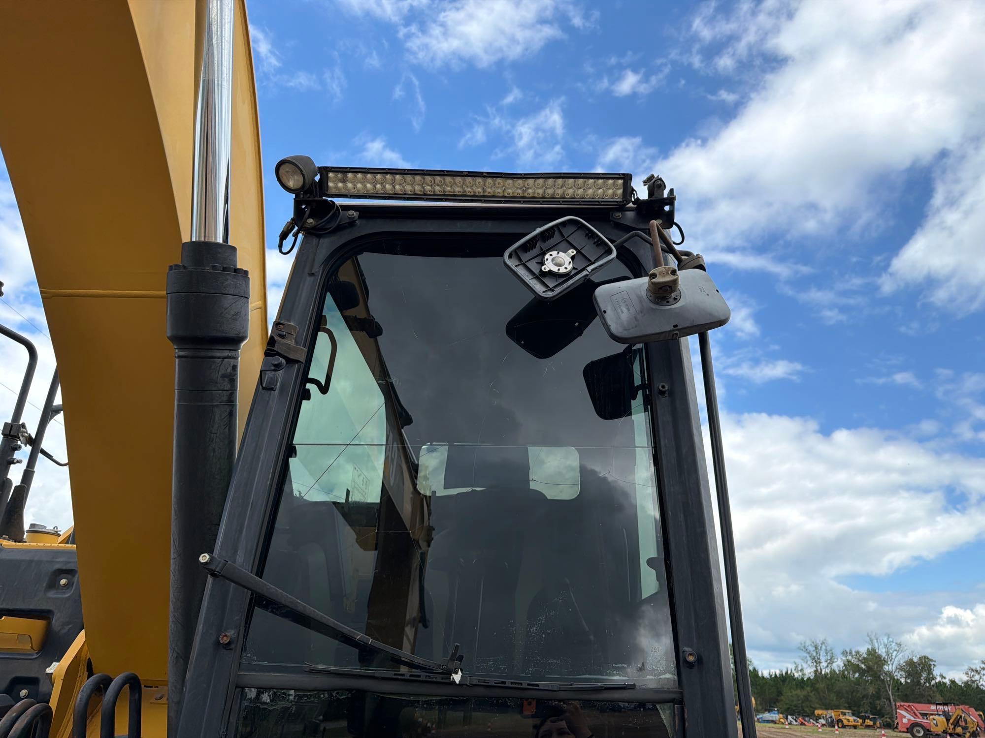 Caterpillar 320