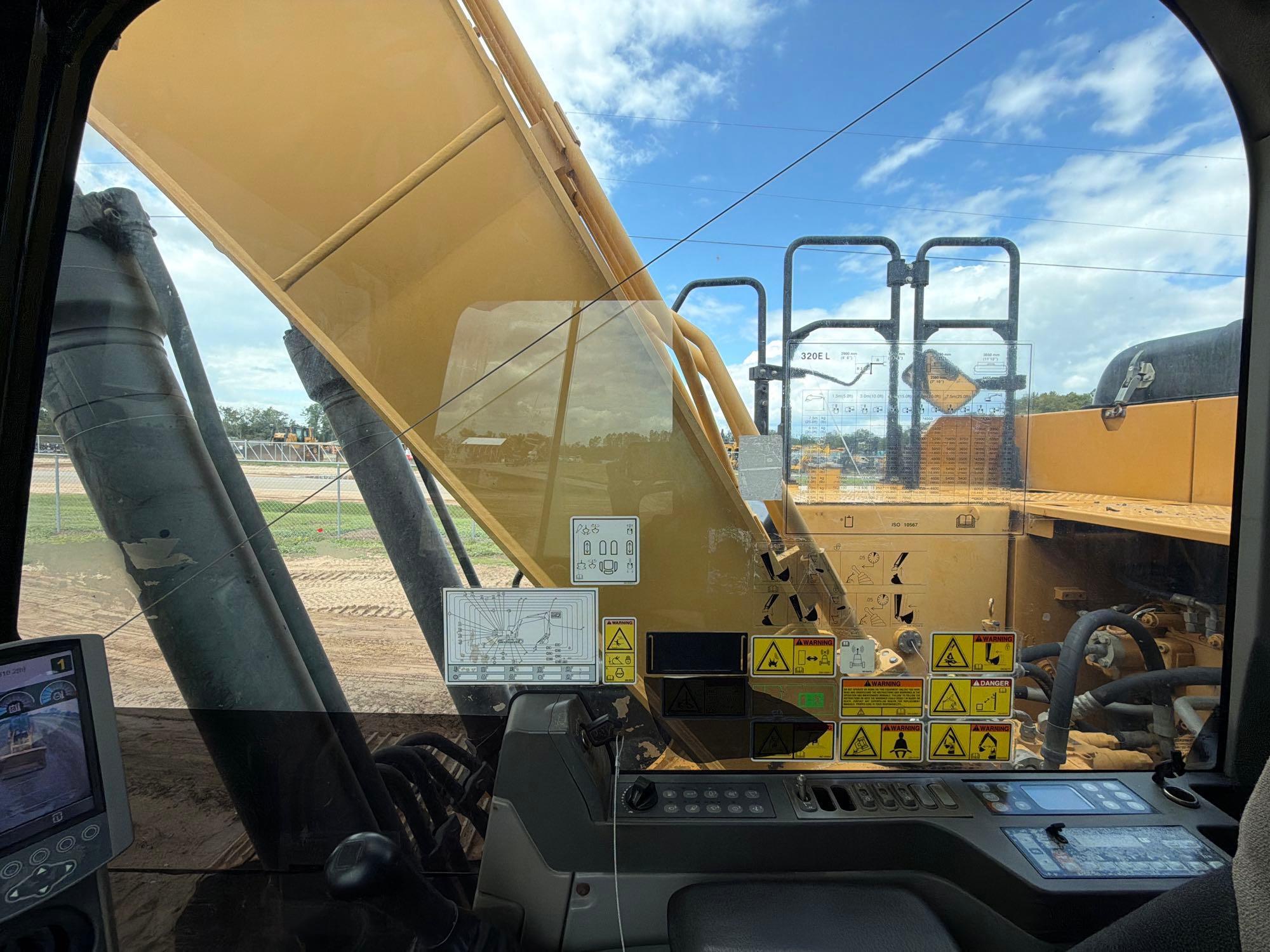 Caterpillar 320