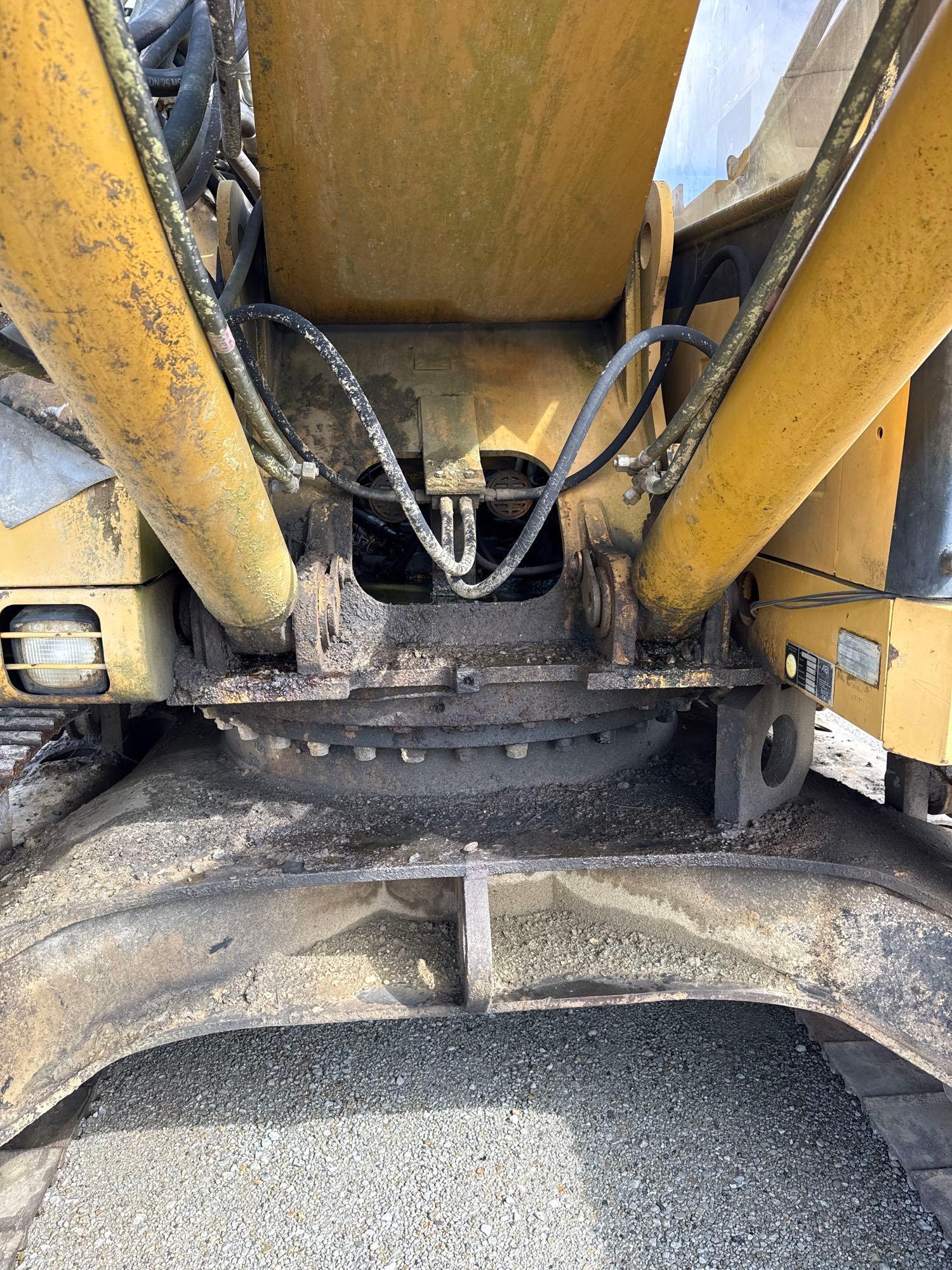Caterpillar 325