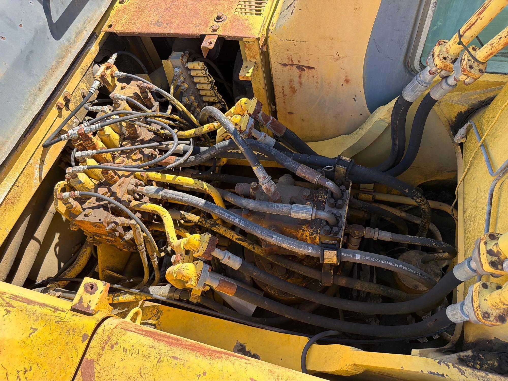 Komatsu PC220LC-6