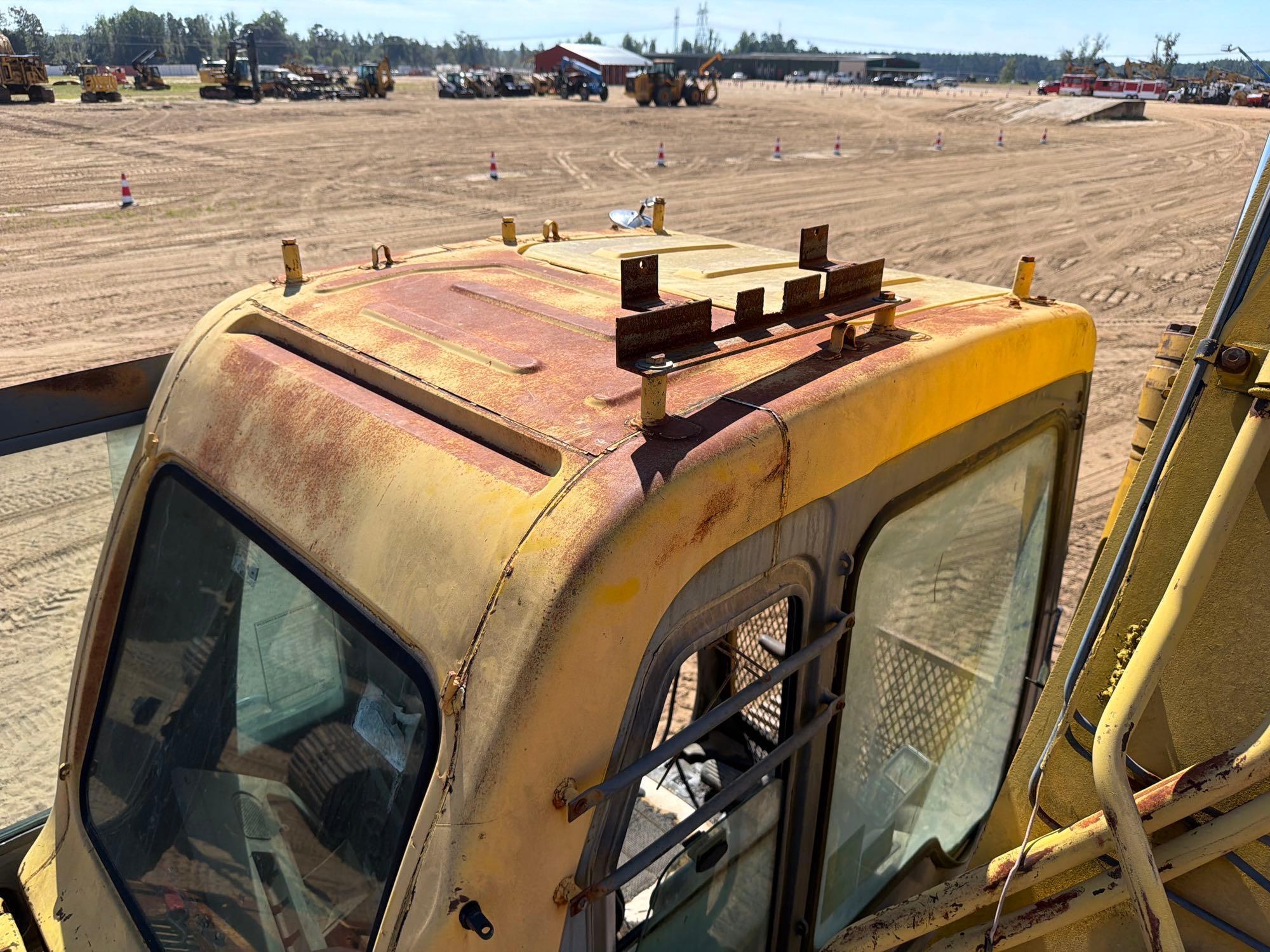 Komatsu PC220LC-6