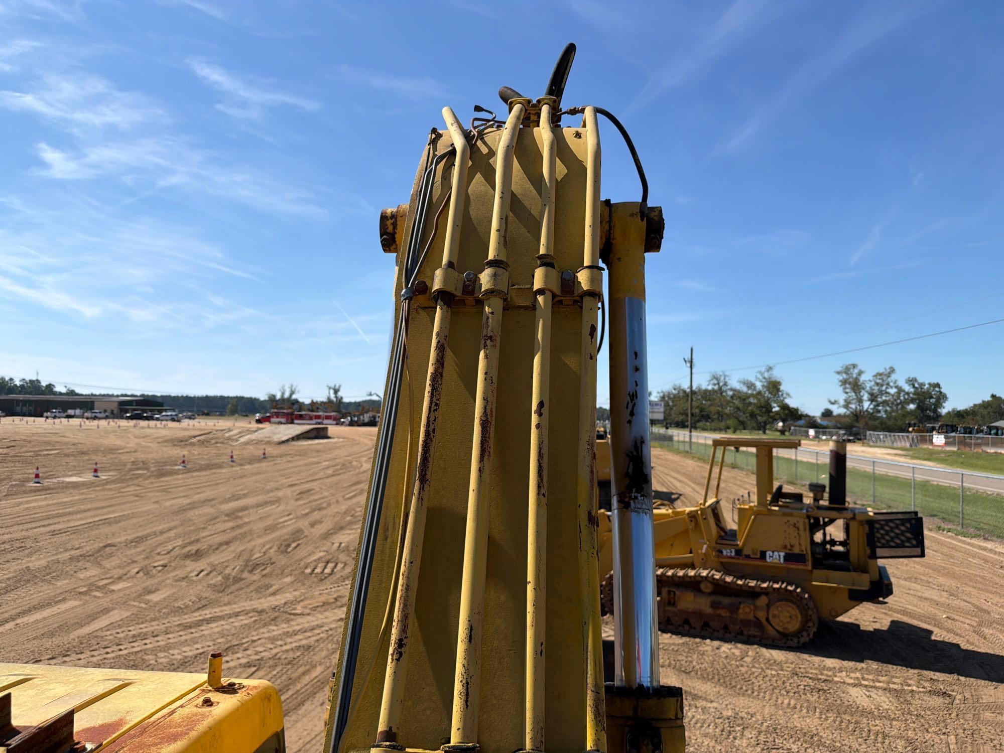 Komatsu PC220LC-6