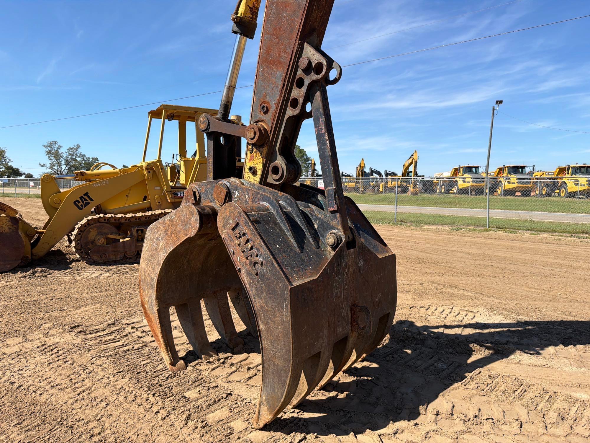 Komatsu PC220LC-6