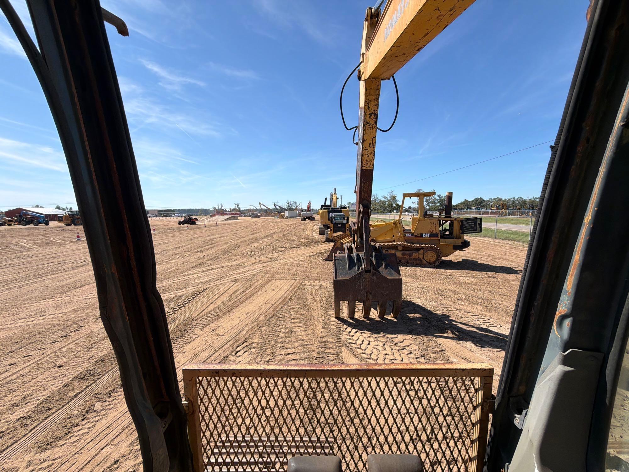 Komatsu PC220LC-6