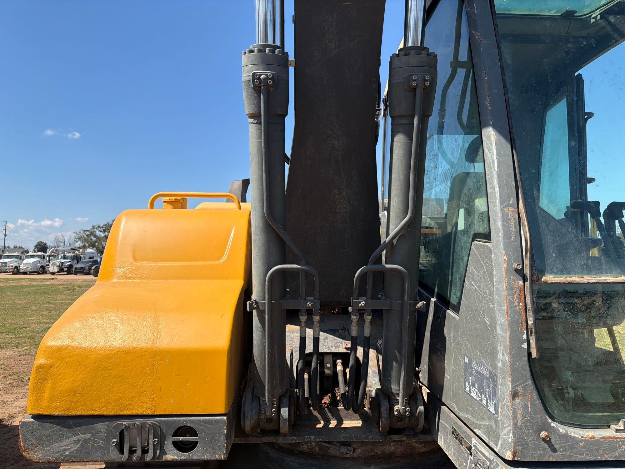 2013 Volvo EC140DL